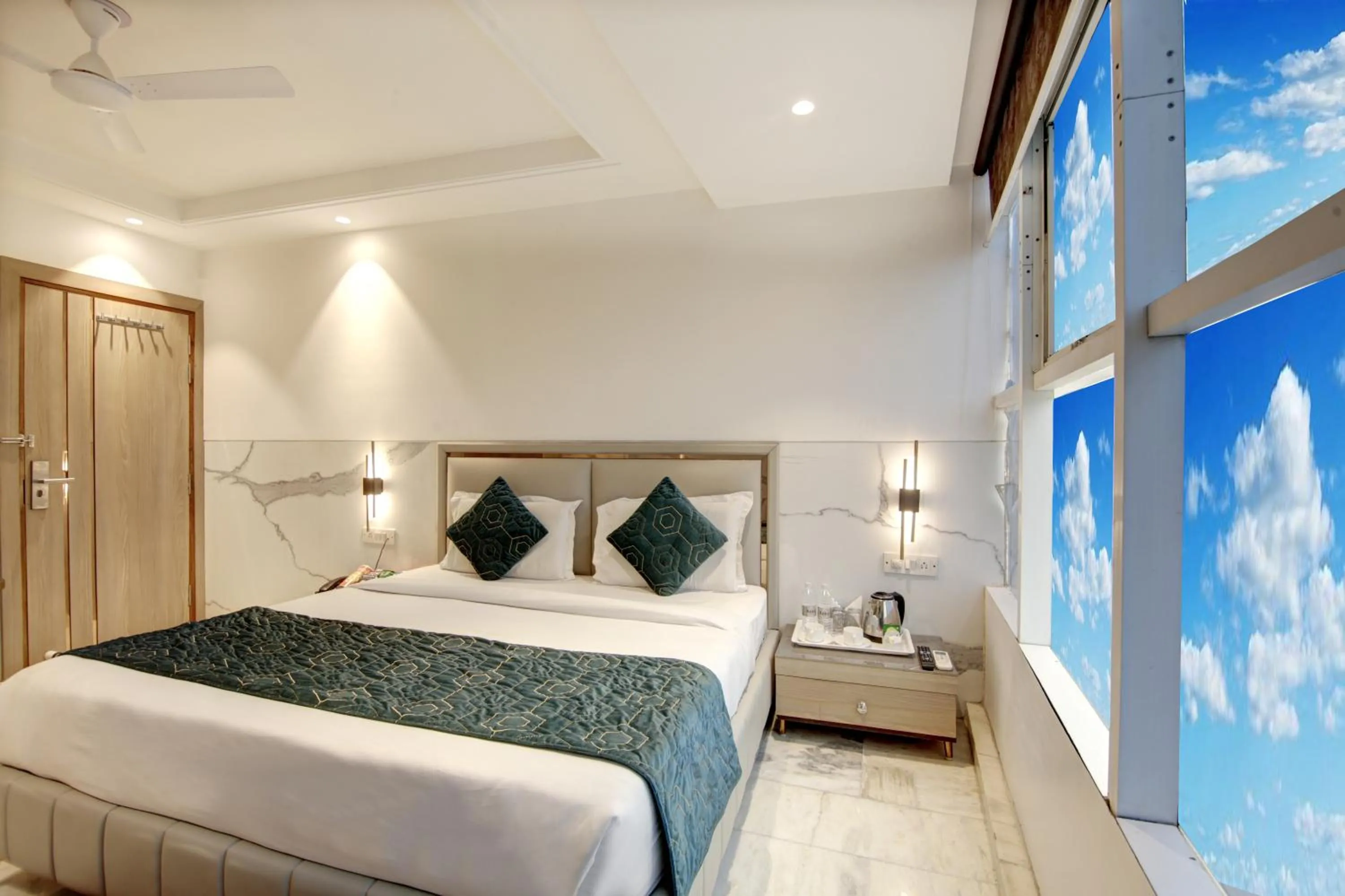 Bed in Hotel International Inn - Near Delhi Airport