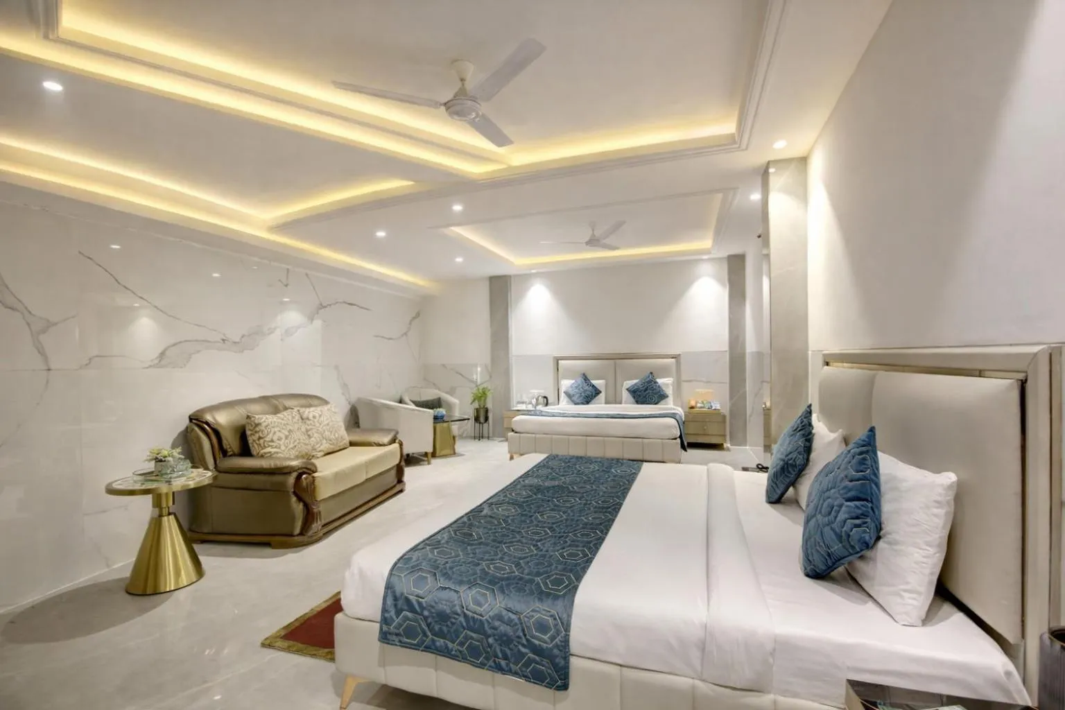 Bedroom, Bed in Hotel International Inn - Near Delhi Airport