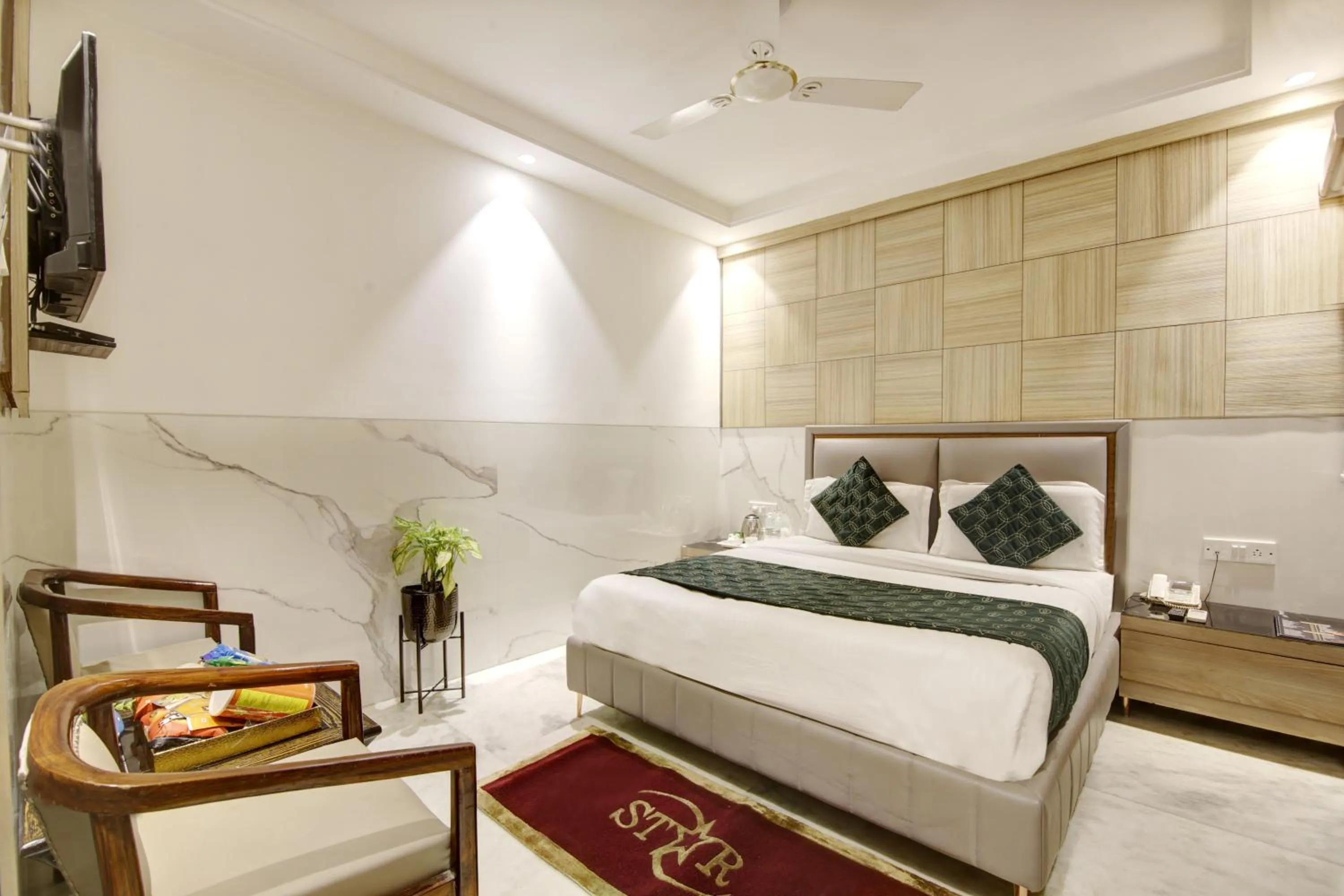 Photo of the whole room, Bed in Hotel International Inn - Near Delhi Airport