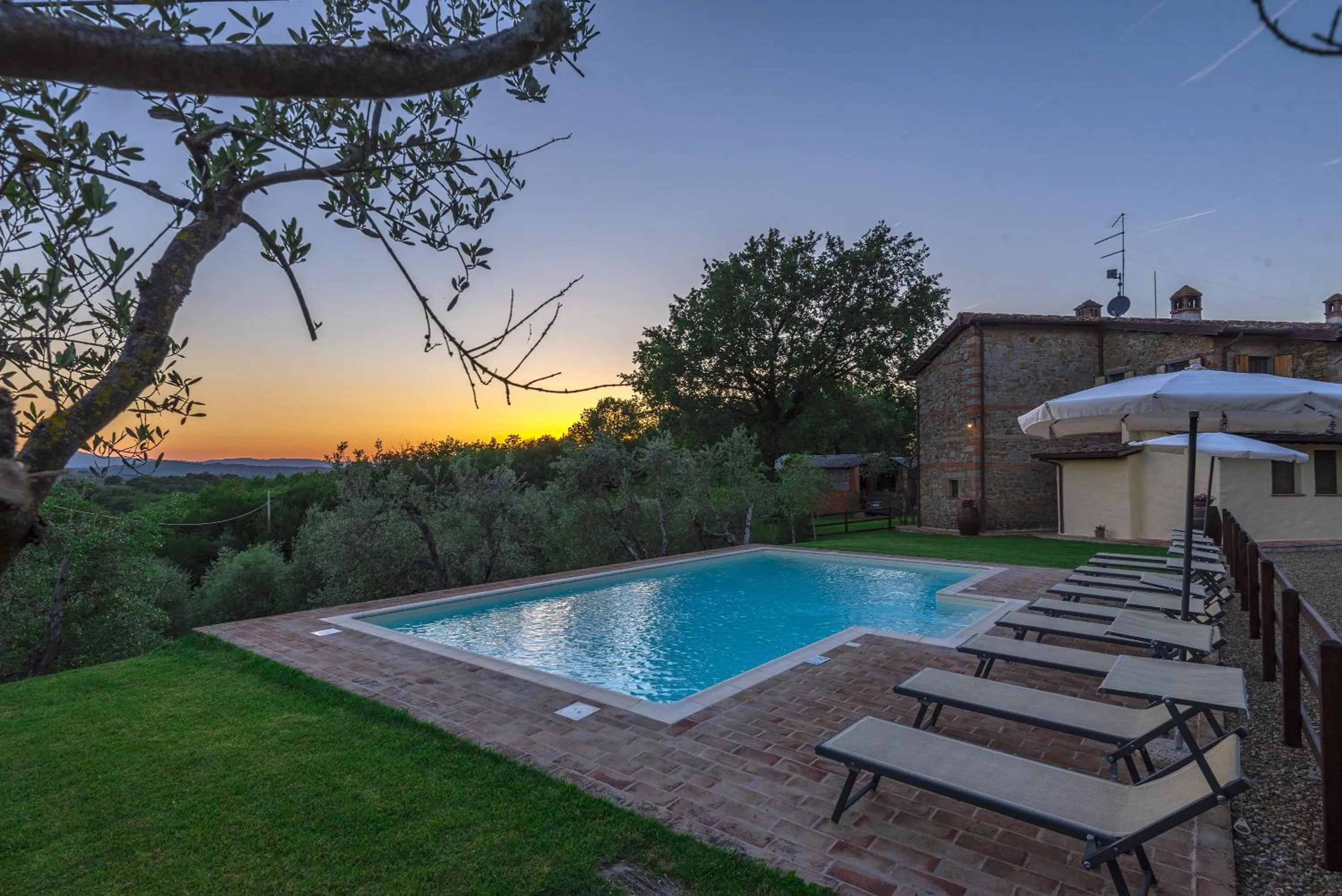Swimming pool in B&B Country House Poggio Del Drago