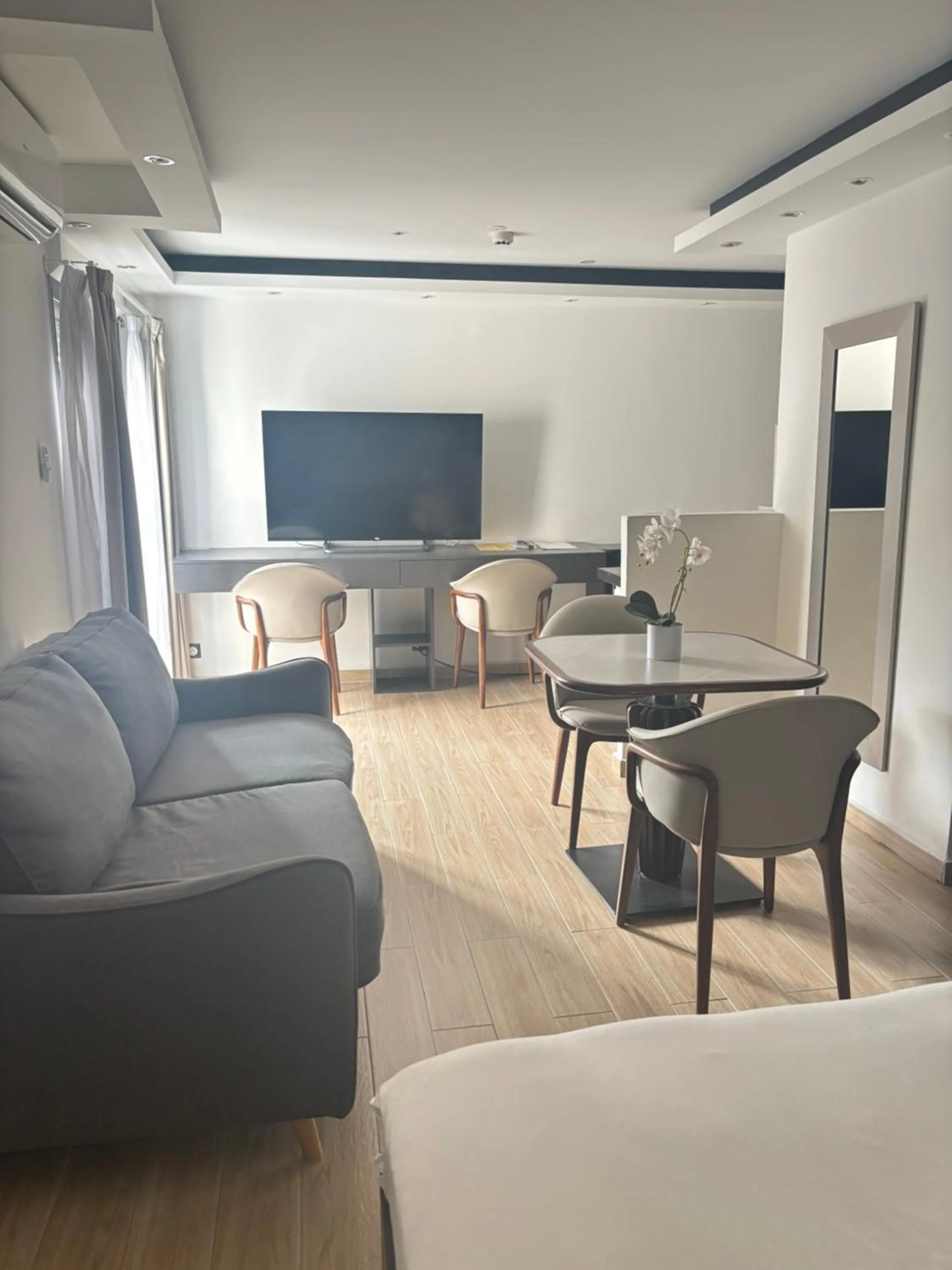 Photo of the whole room in Hôtel Select - Réunion