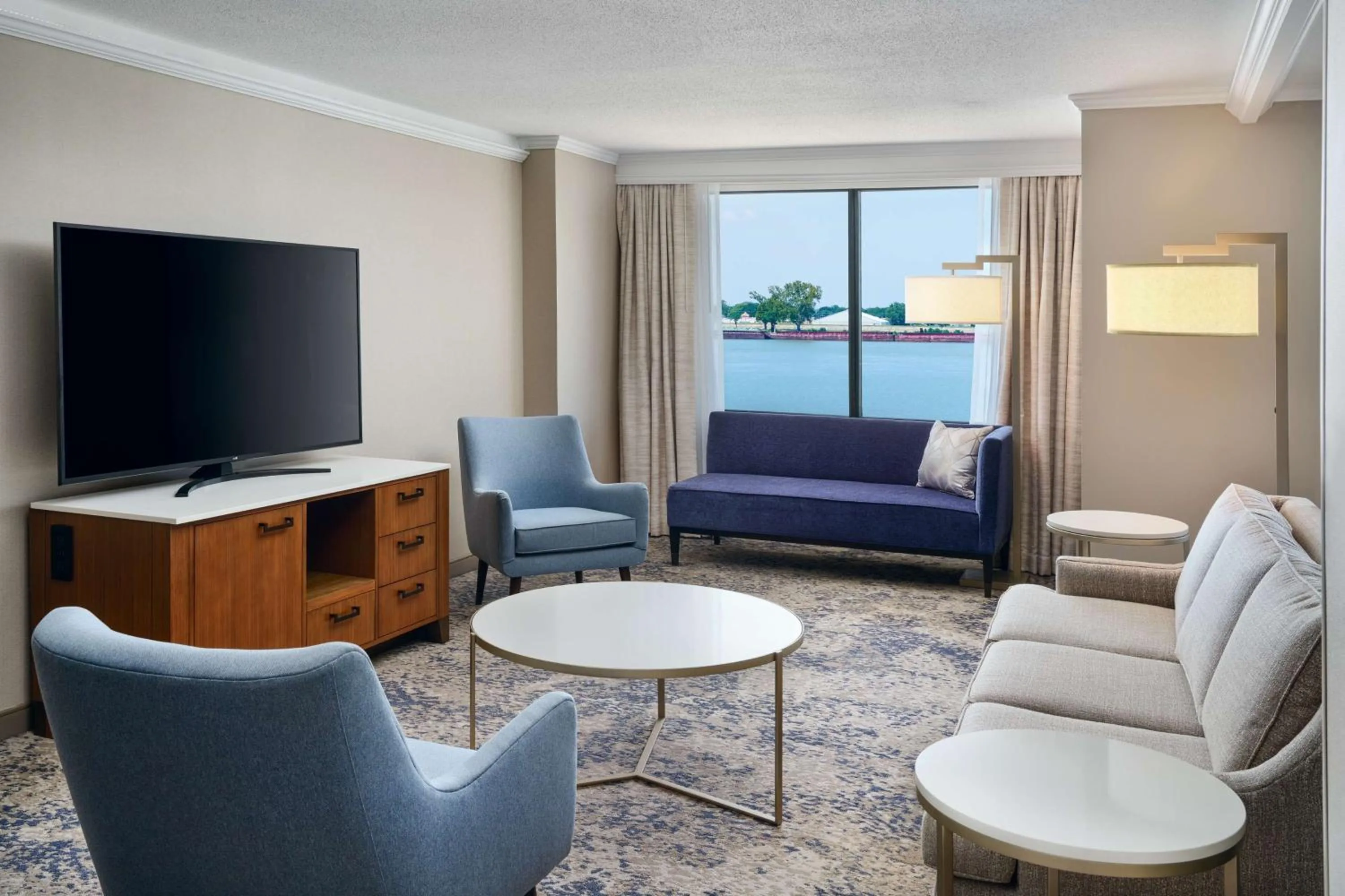 Living room in Hilton New Orleans Riverside