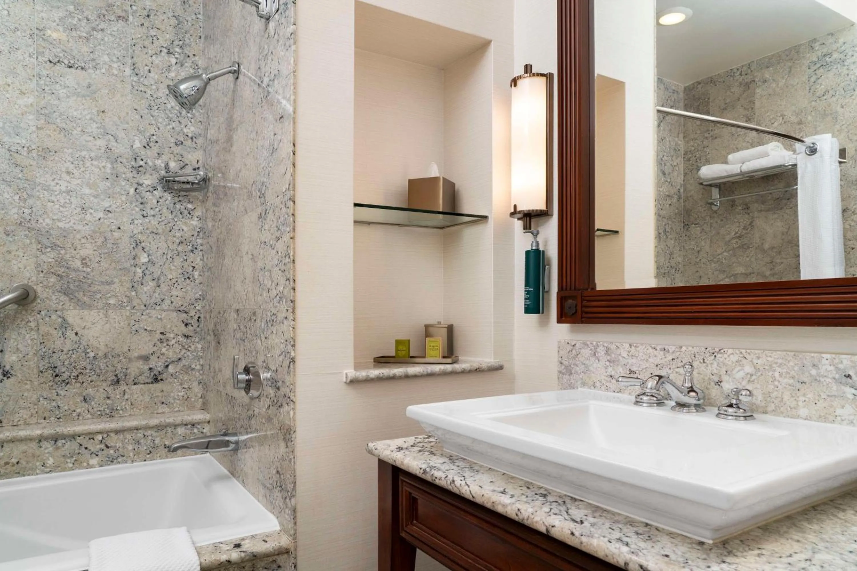 Bathroom in Hilton New Orleans Riverside