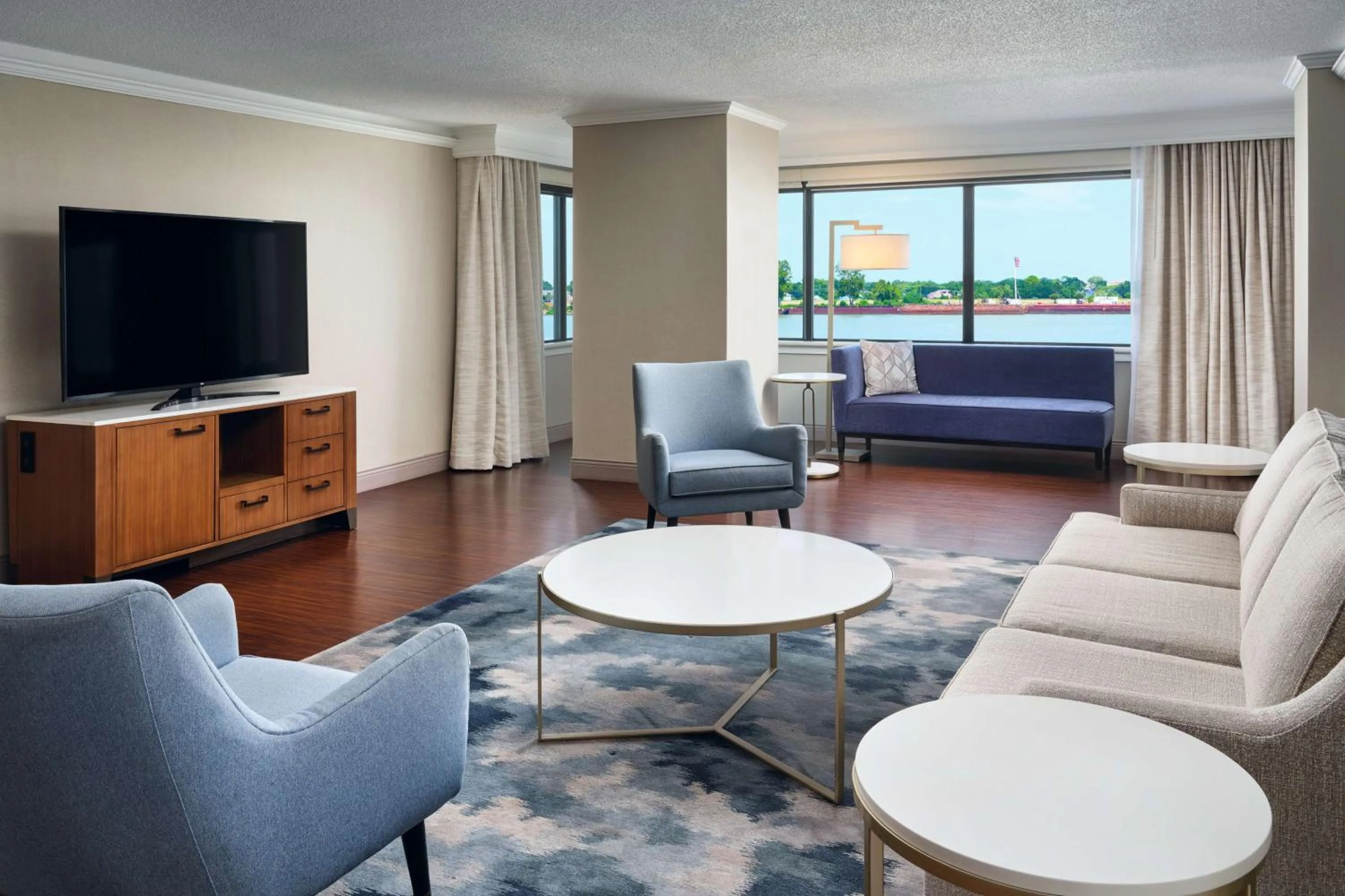 Living room in Hilton New Orleans Riverside