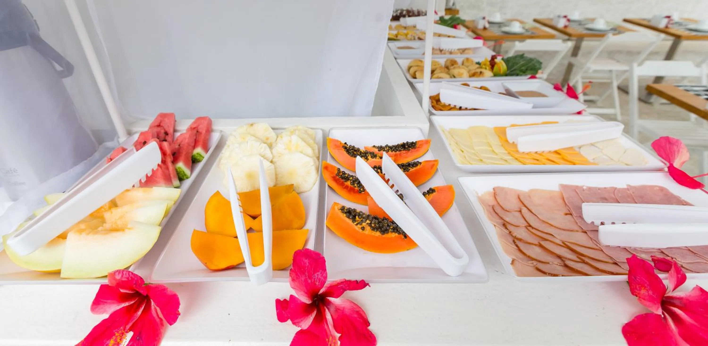 Buffet breakfast in Villa Amado