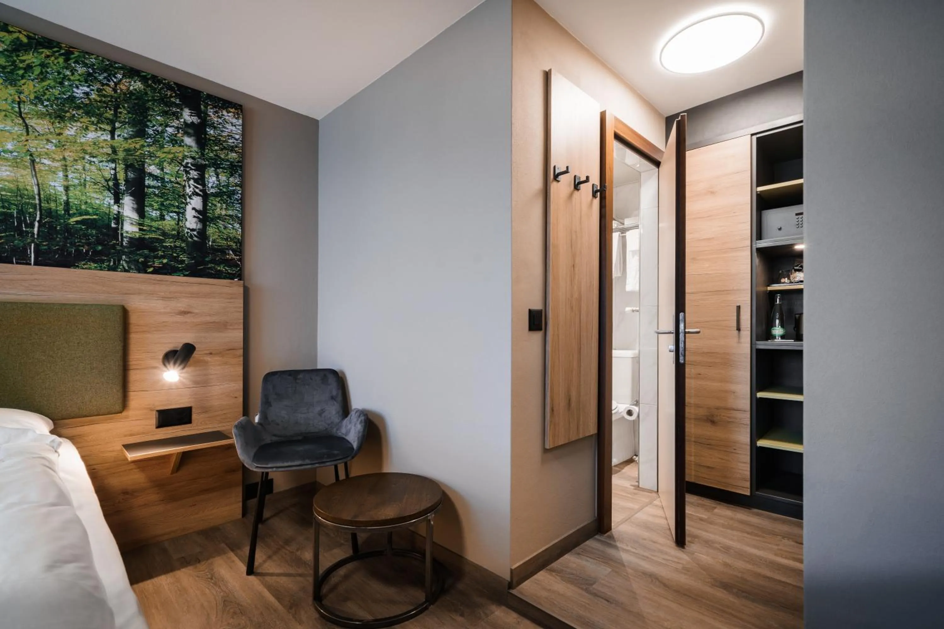 Bed in Hotel Linde - 24h Self Check-in