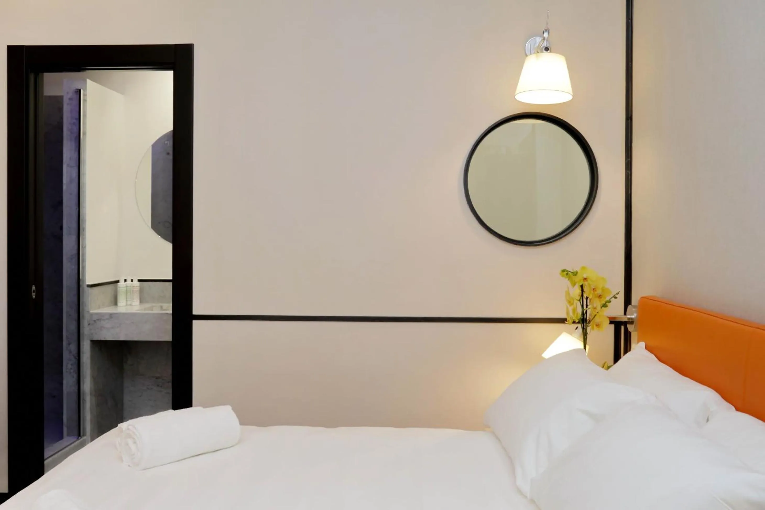 Decorative detail, Bed in Relais Vittoria Colonna