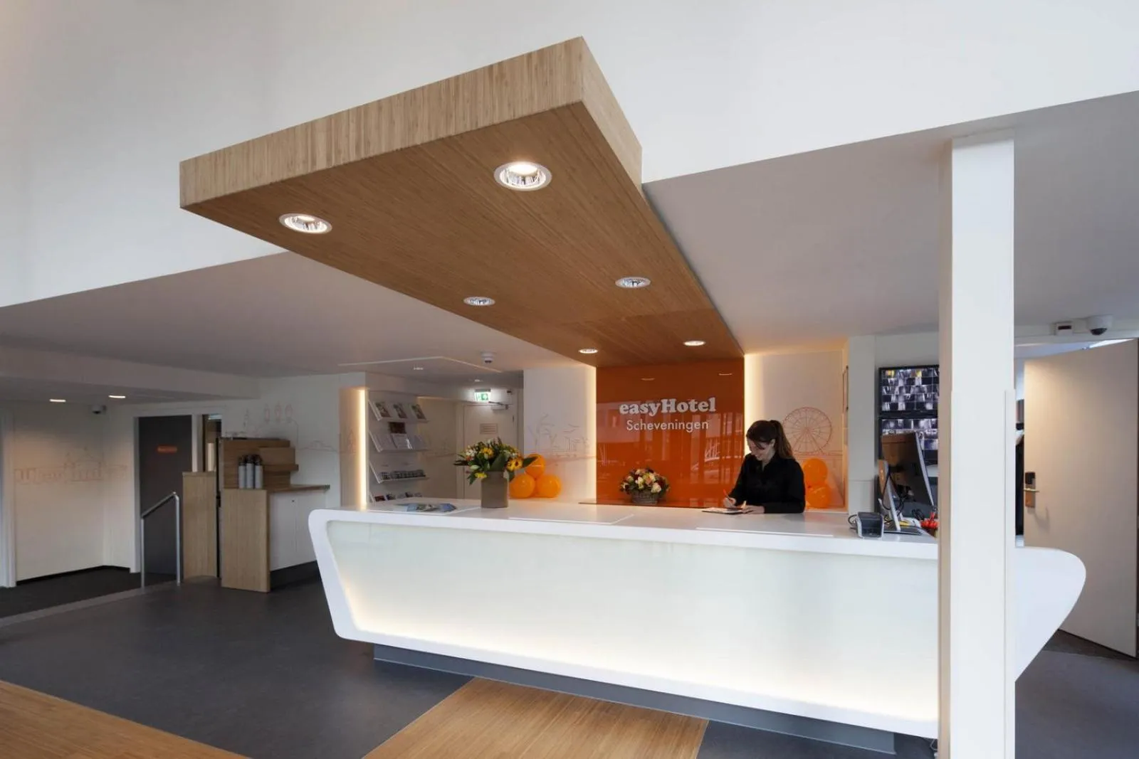 Lobby or reception in easyHotel The Hague Scheveningen Beach