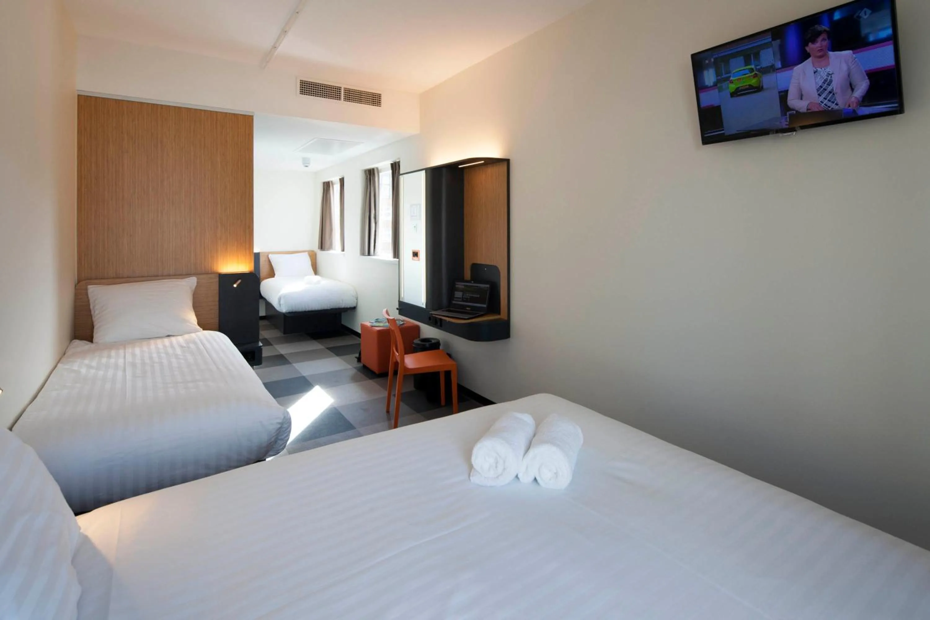 Photo of the whole room, Bed in easyHotel The Hague Scheveningen Beach