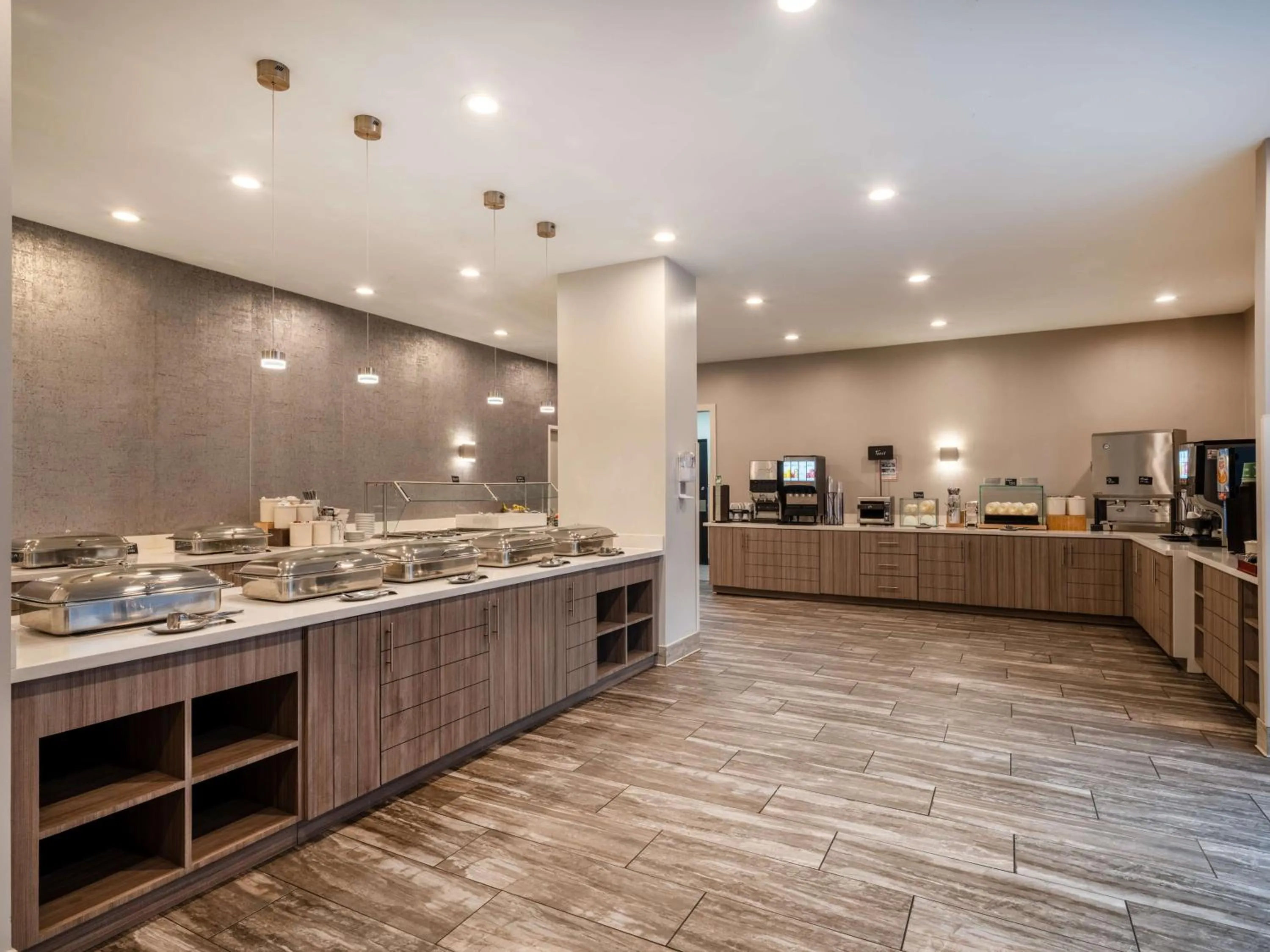 Breakfast in Embassy Suites Baltimore - North/Hunt Valley