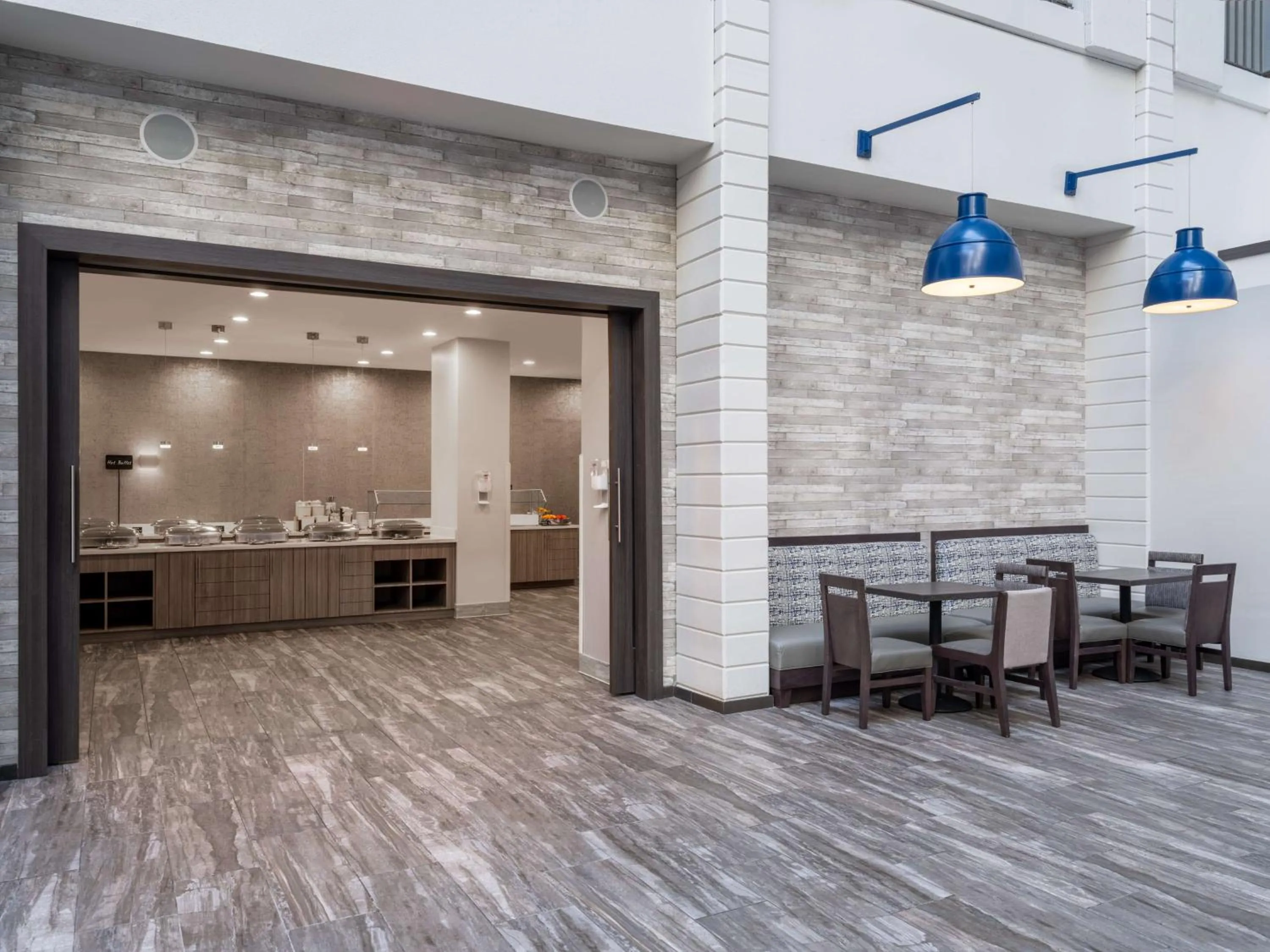 Breakfast in Embassy Suites Baltimore - North/Hunt Valley