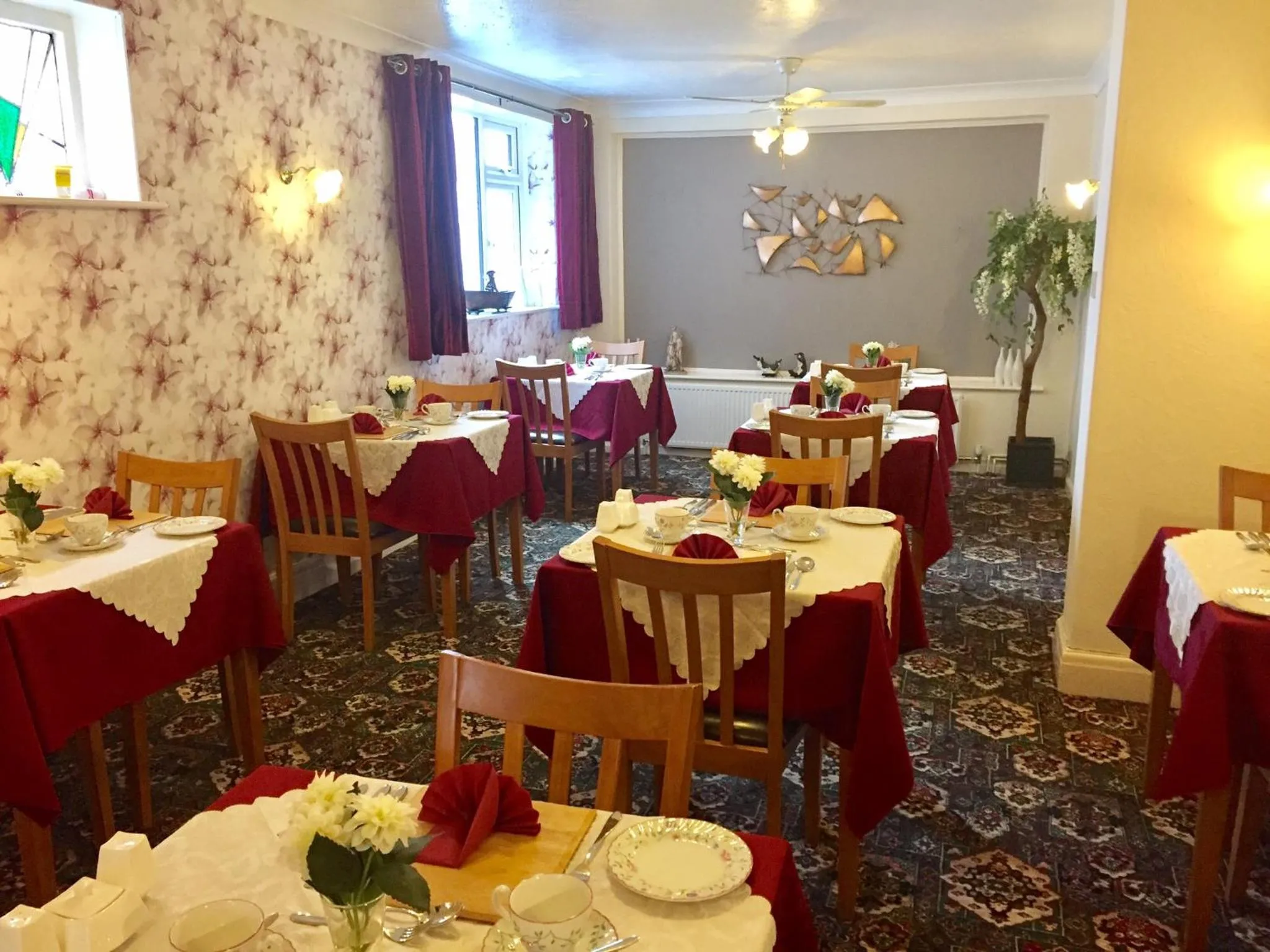 Breakfast in The Northdale Hotel Ltd