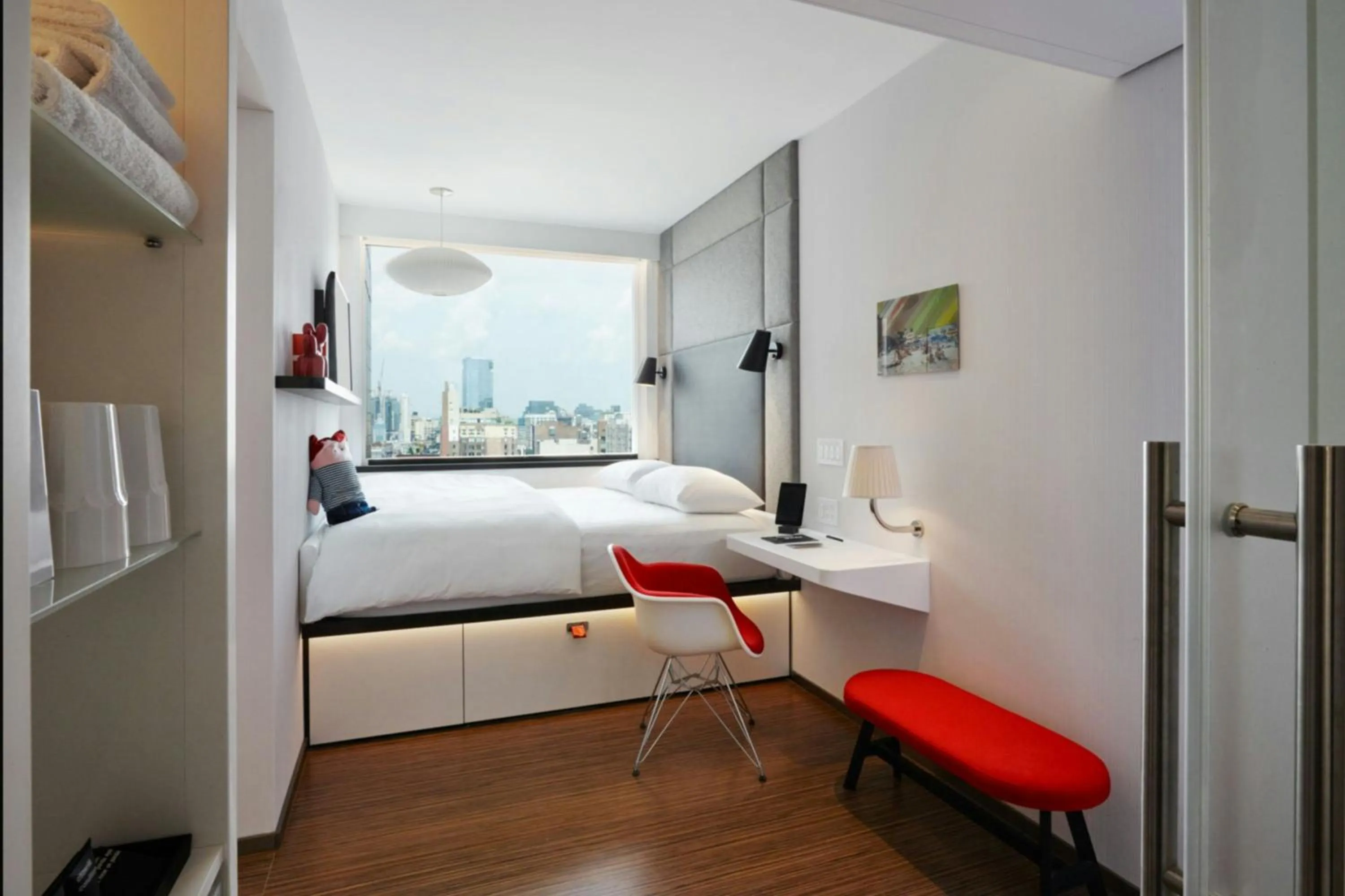 Photo of the whole room, Bed in citizenM New York Bowery
