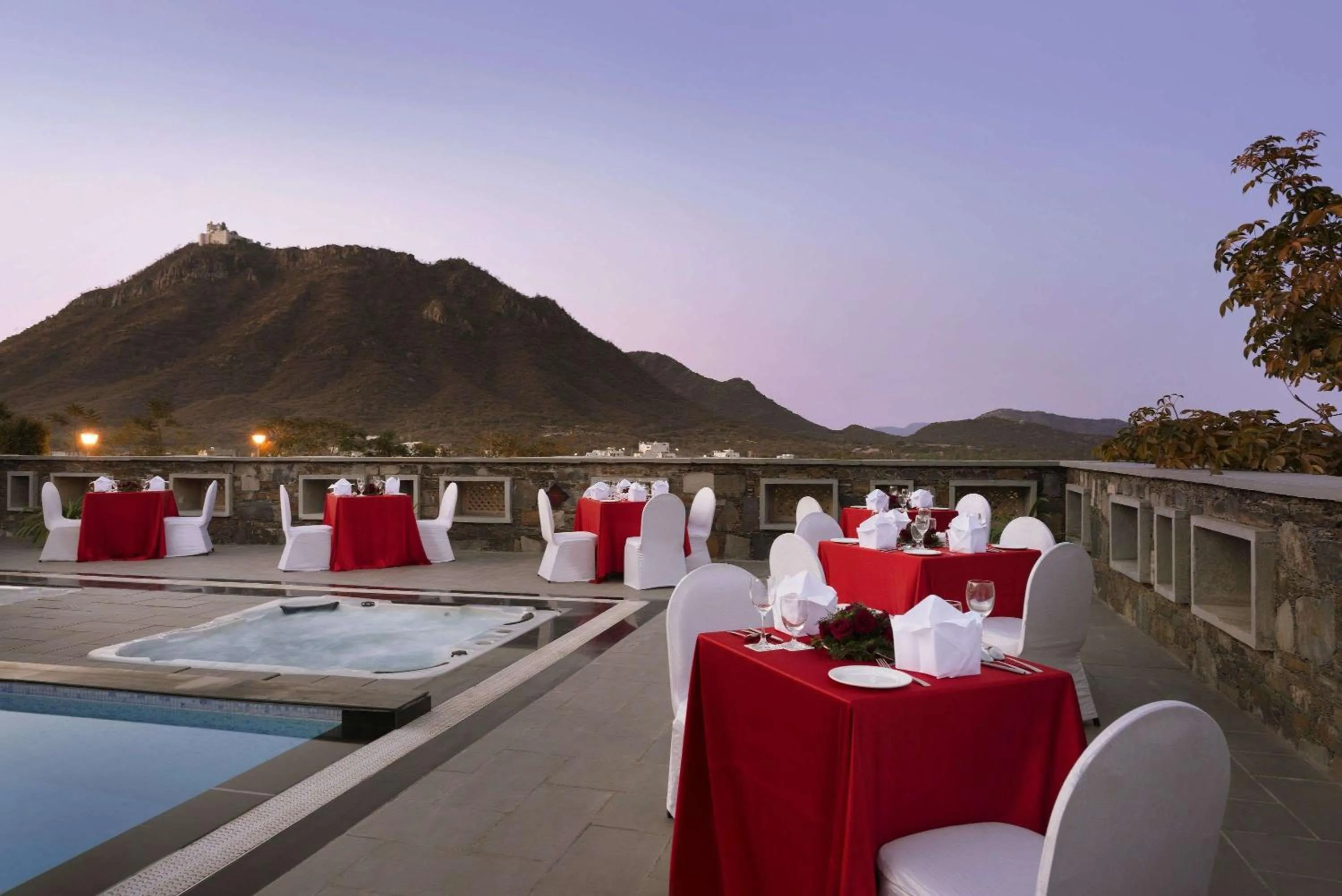 Lounge or bar in Ramada by Wyndham Udaipur Resort and Spa