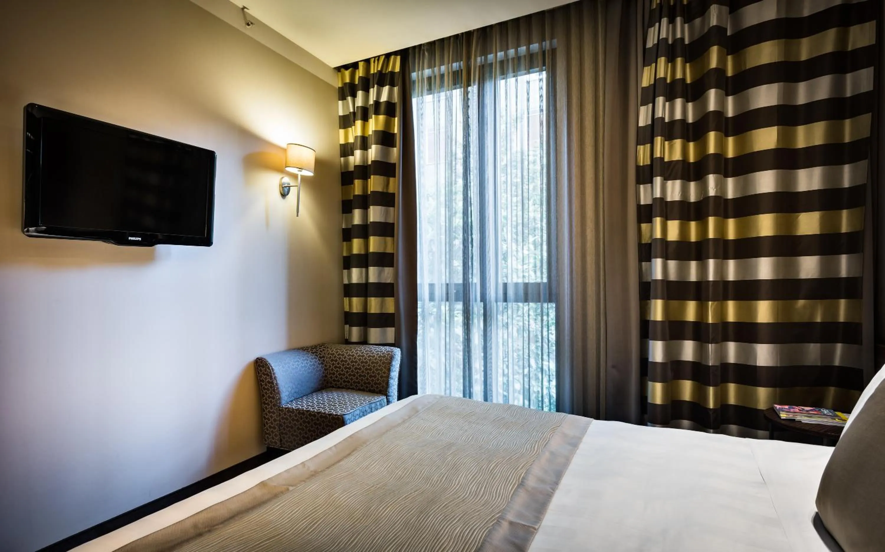 Decorative detail, Bed in Uptown Palace