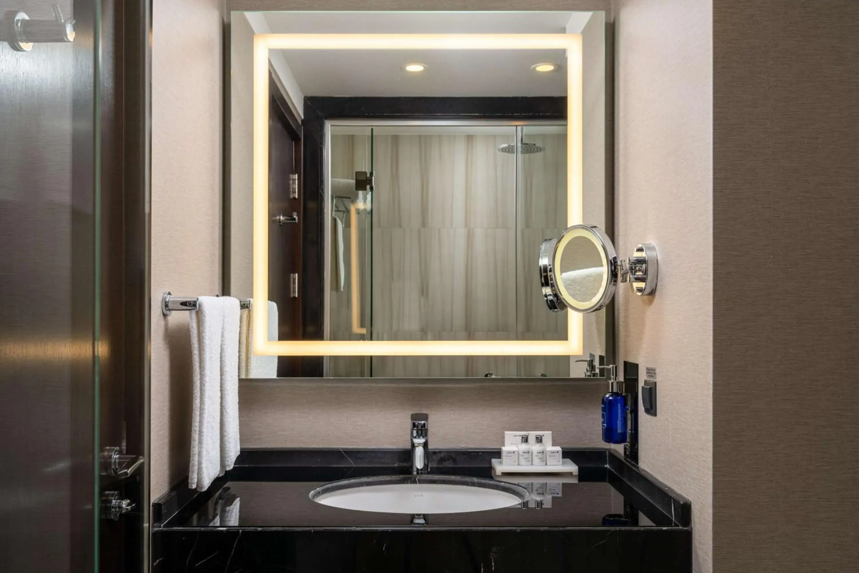 Superior Room in Radisson Blu Leogrand Hotel Superior Room in Radisson Blu Leogrand Hotel