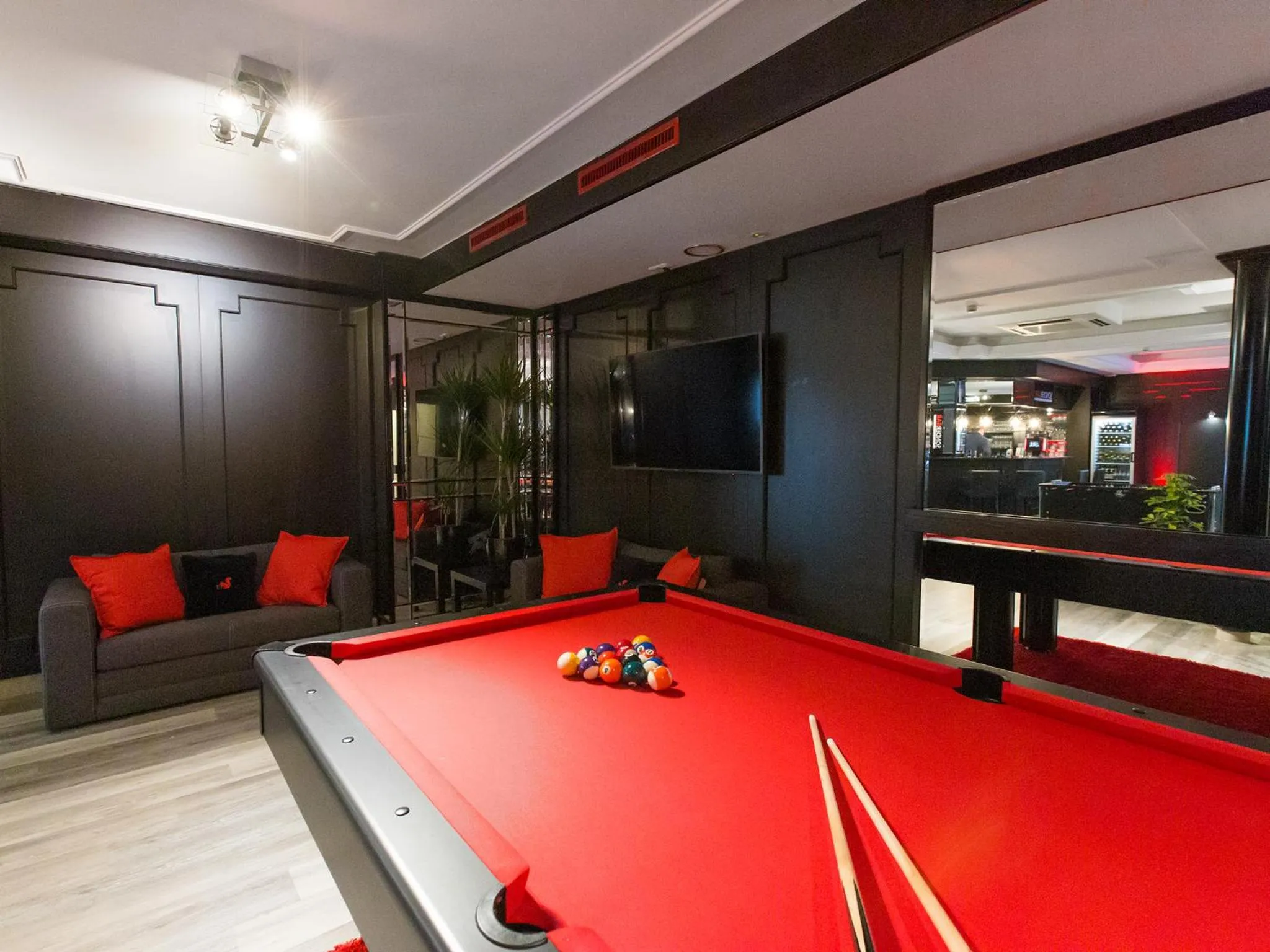 Billiard in DORMERO Hotel Burghausen