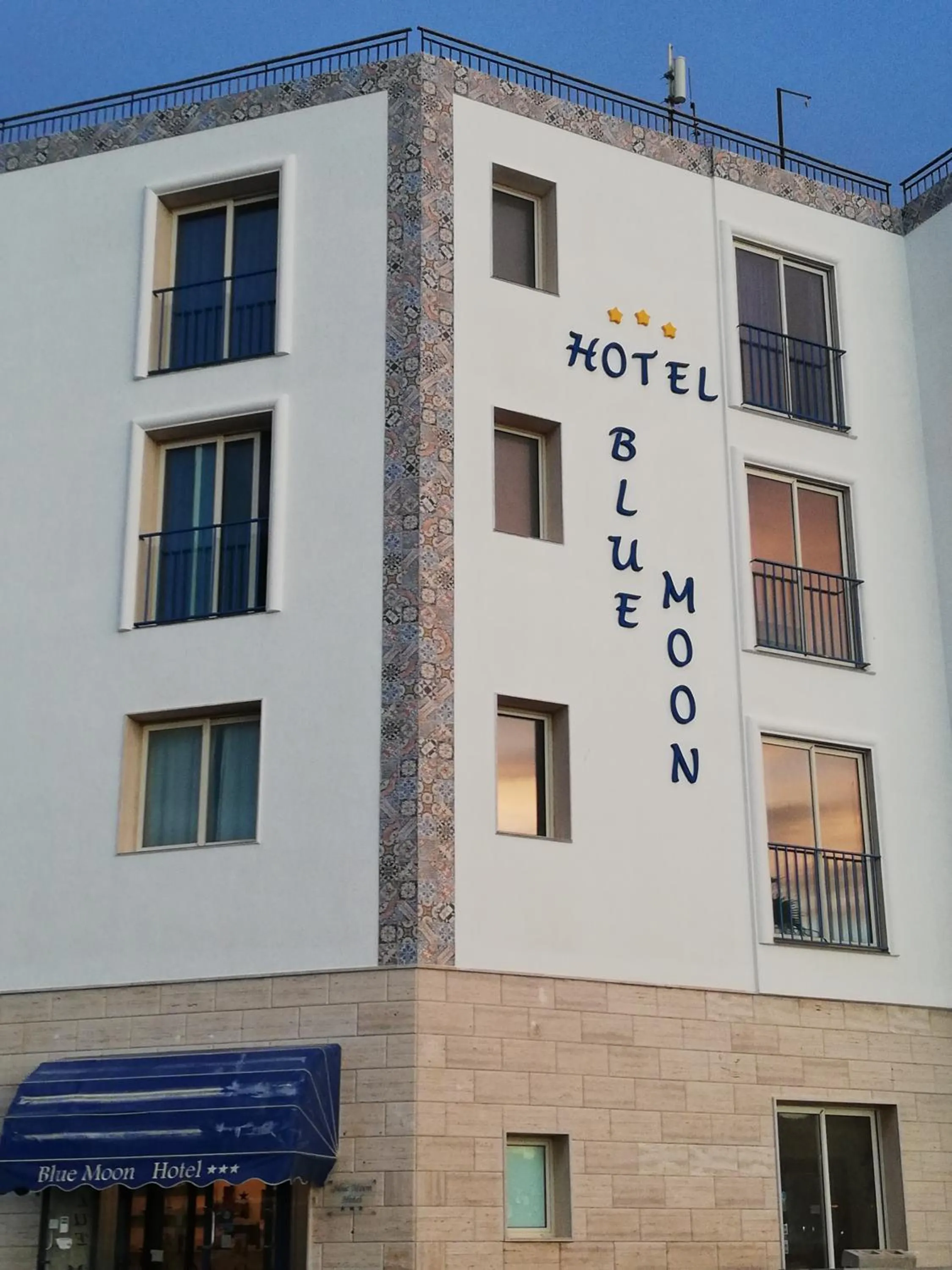Property building in Blue Moon Hotel