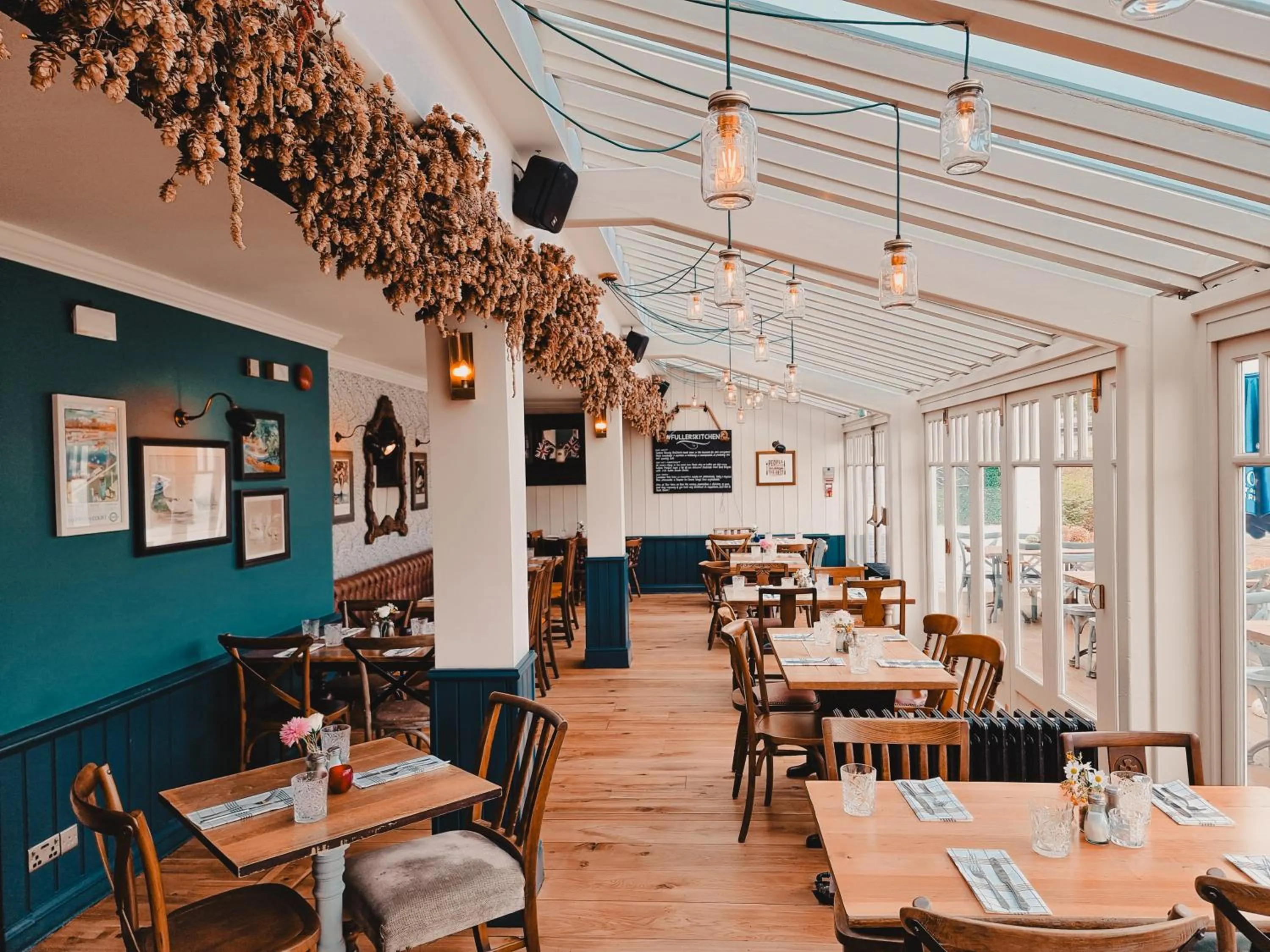 Restaurant/places to eat in The Swan Hotel