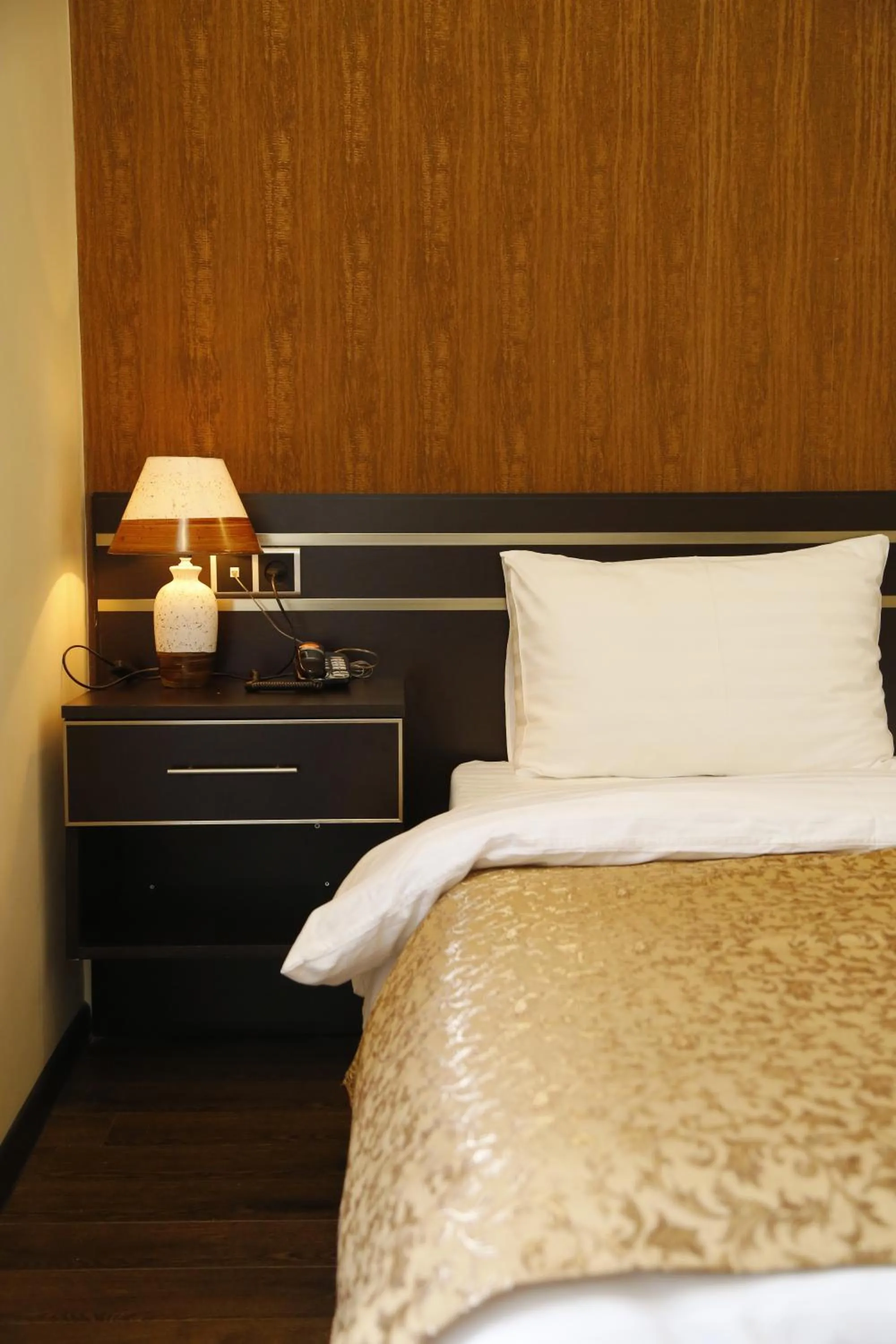 Bedroom, Bed in Tomu's Hotel