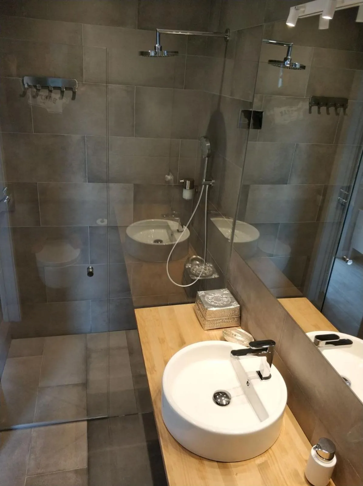 Photo of the whole room in Gava Ocean View