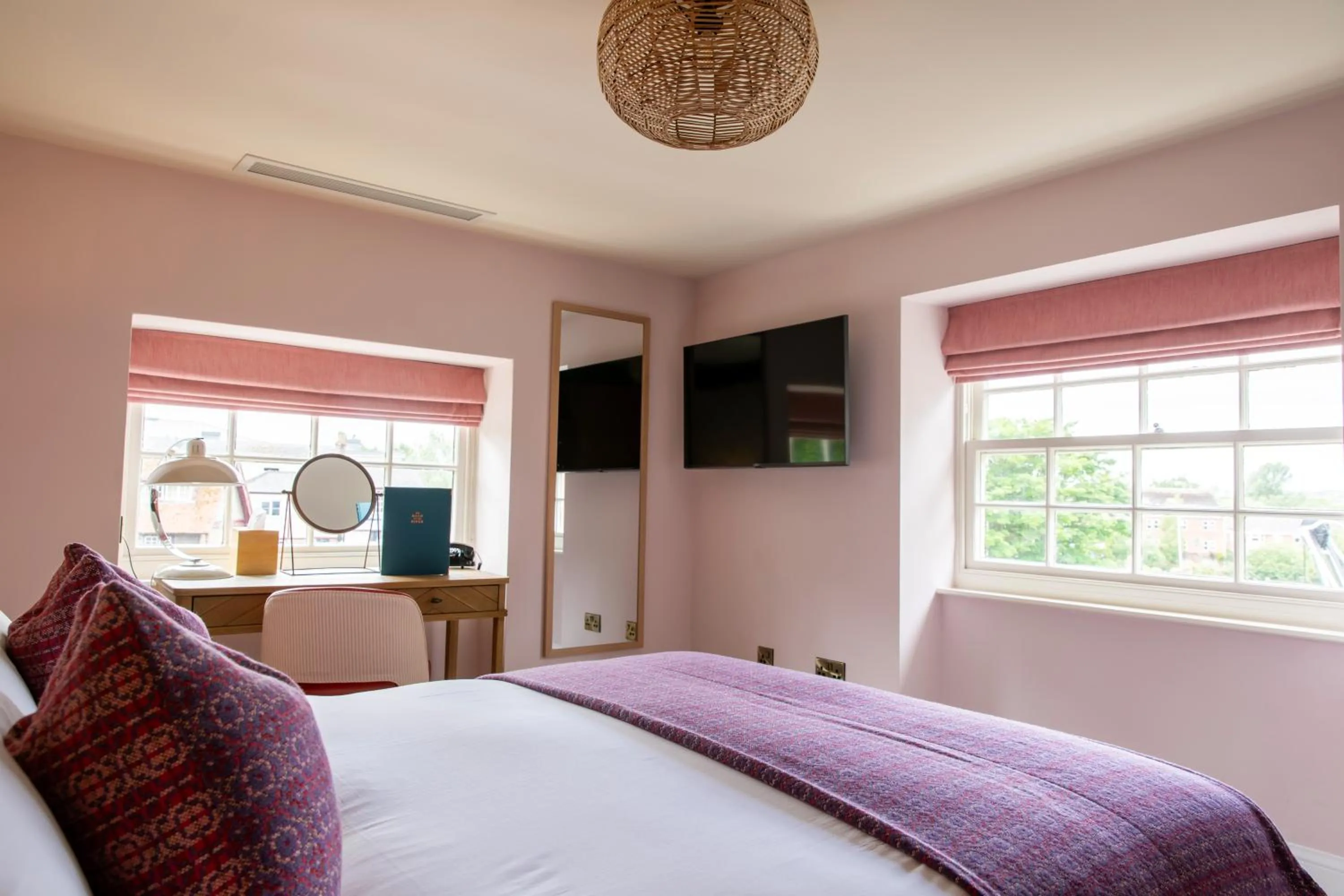 Bed in Head of the River