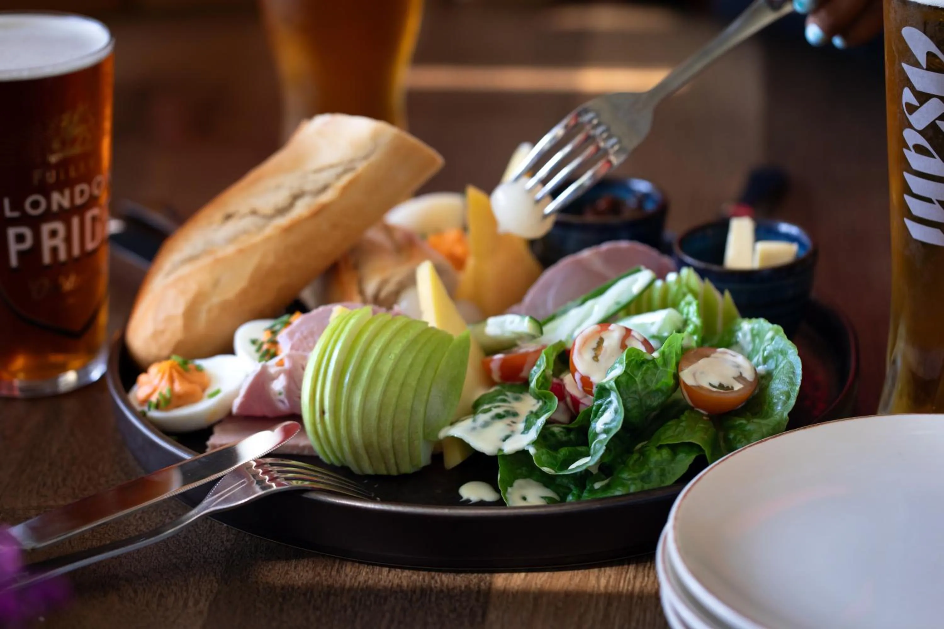Lunch in Head of the River
