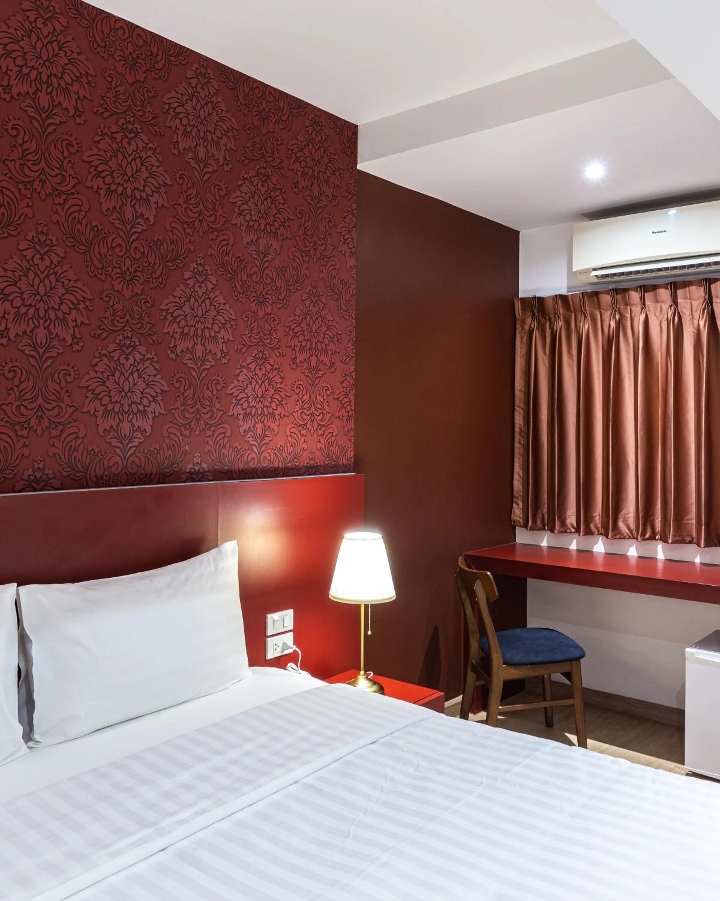 Bed in Siam Star Hotel