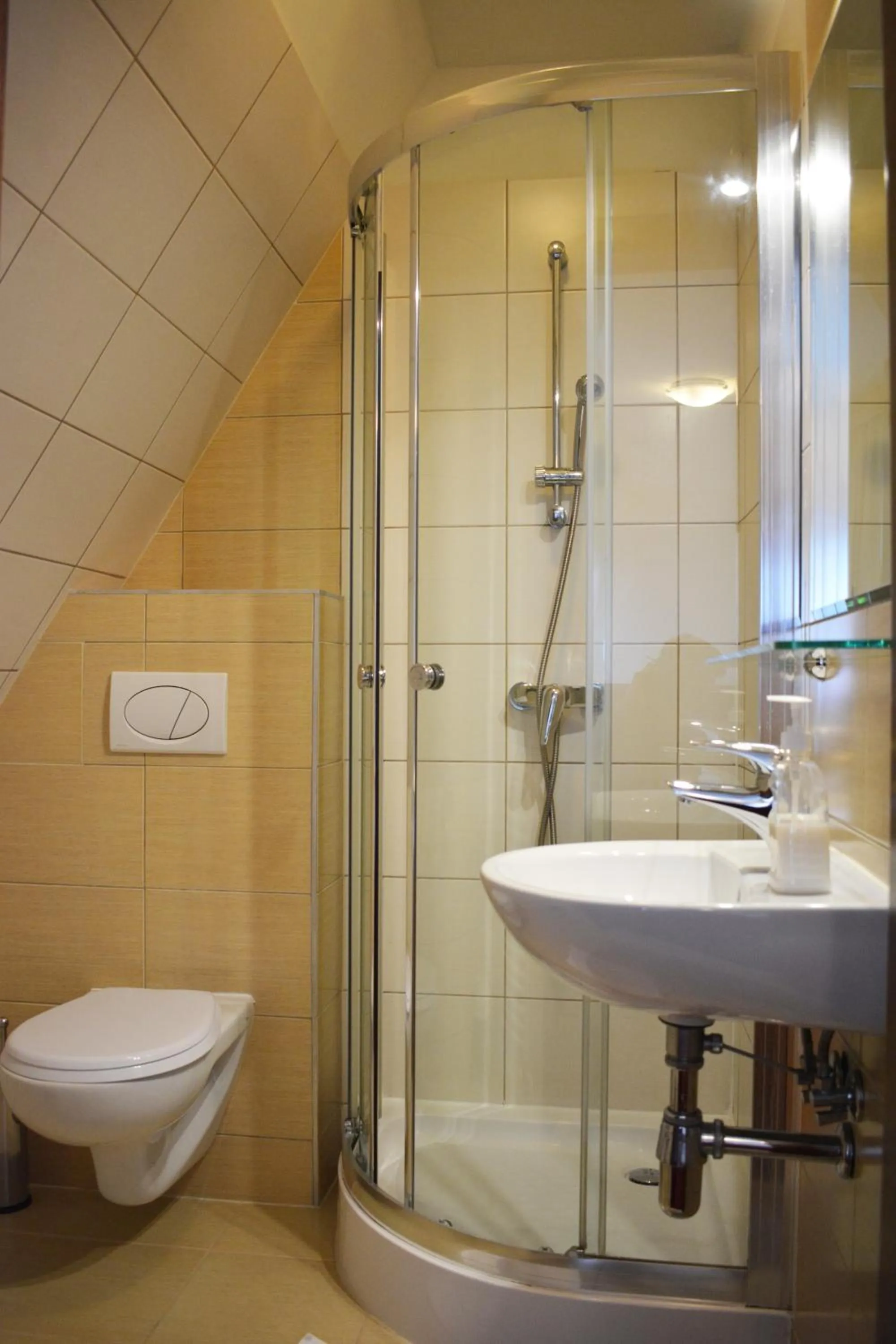 Shower in Willa Halka