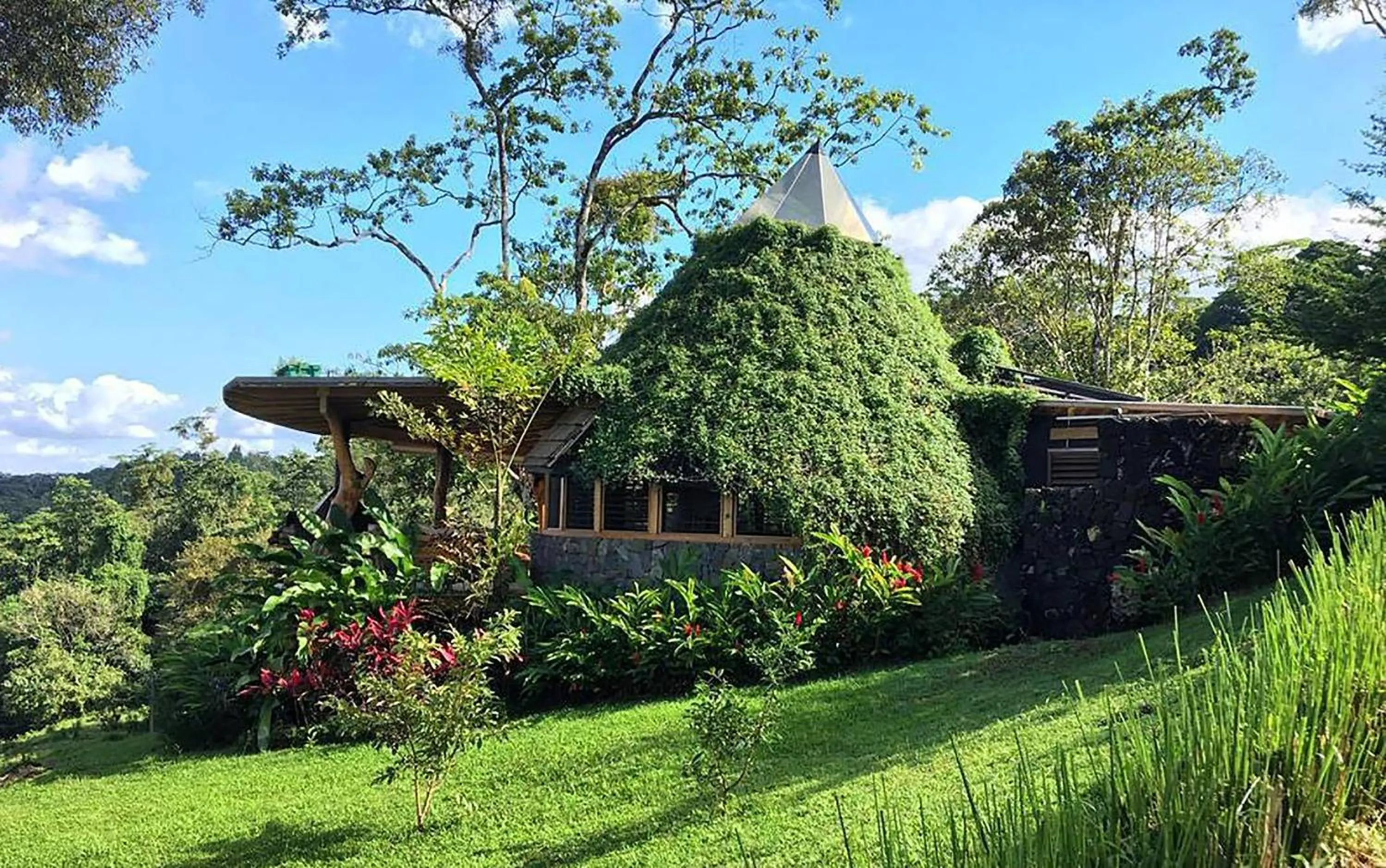 Facade/entrance in Origins Lodge