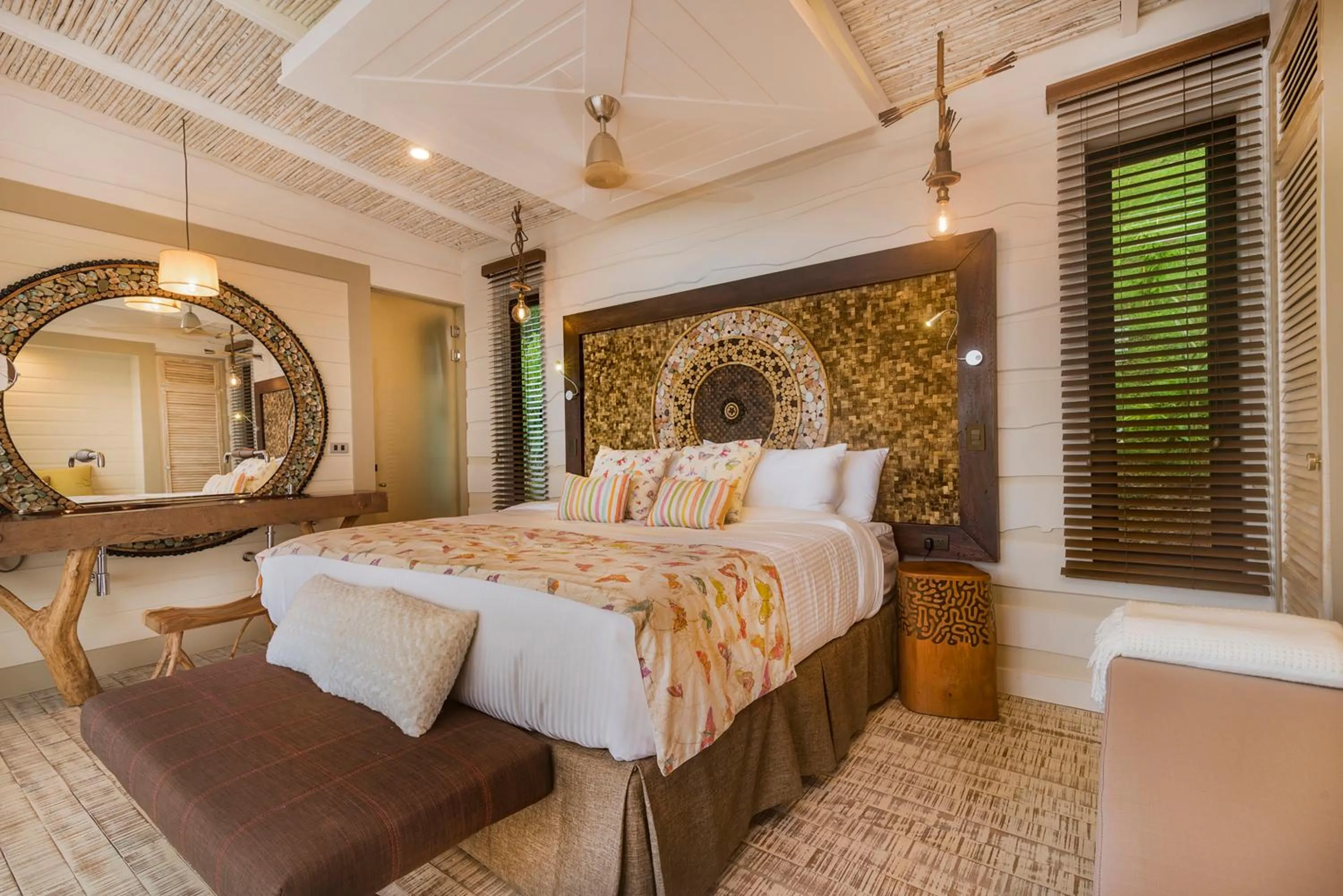 Bed in Origins Lodge