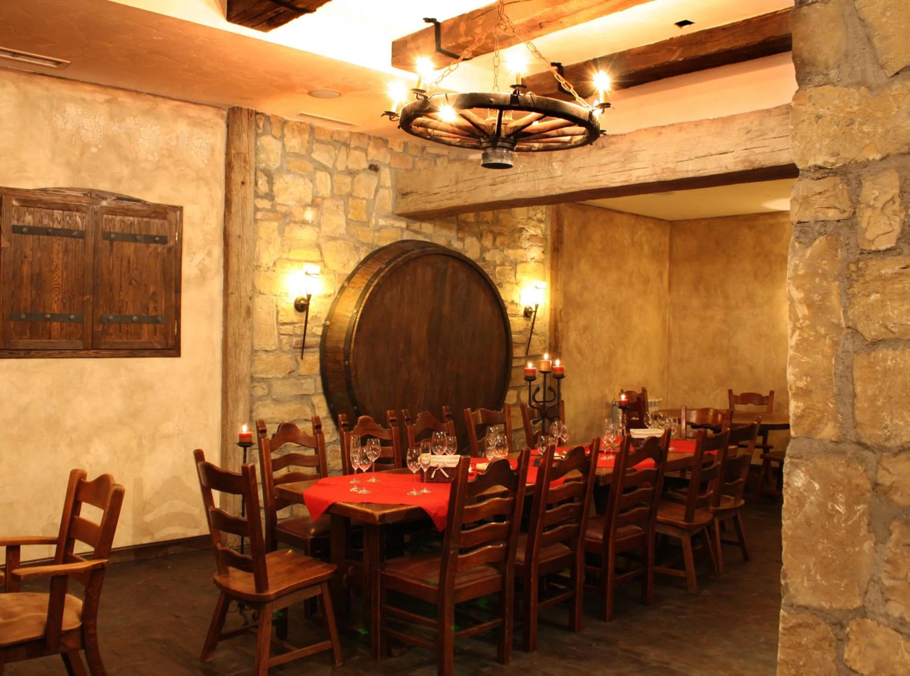 Restaurant/places to eat in Hotel Izvora 2