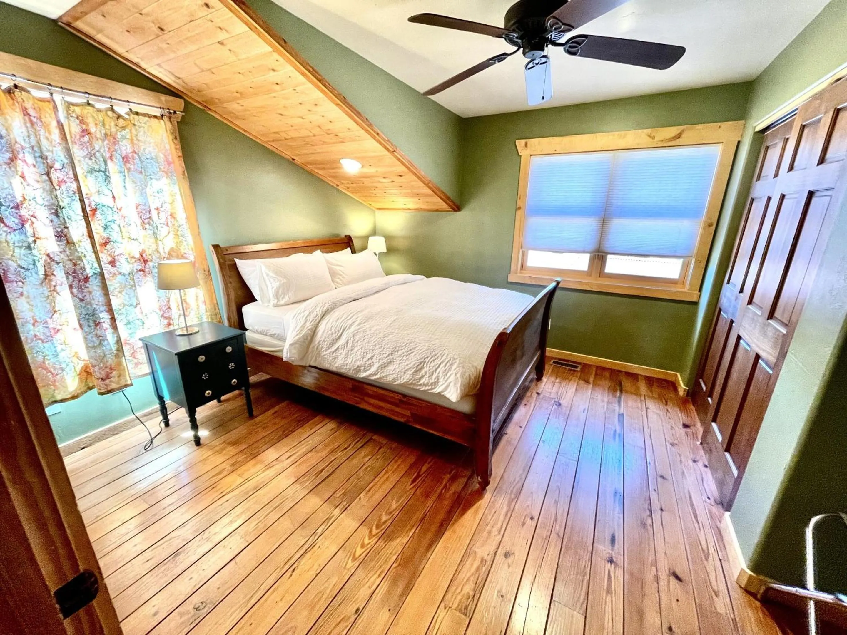 Bedroom, Bed in The Sanctuary by the Golf Course
