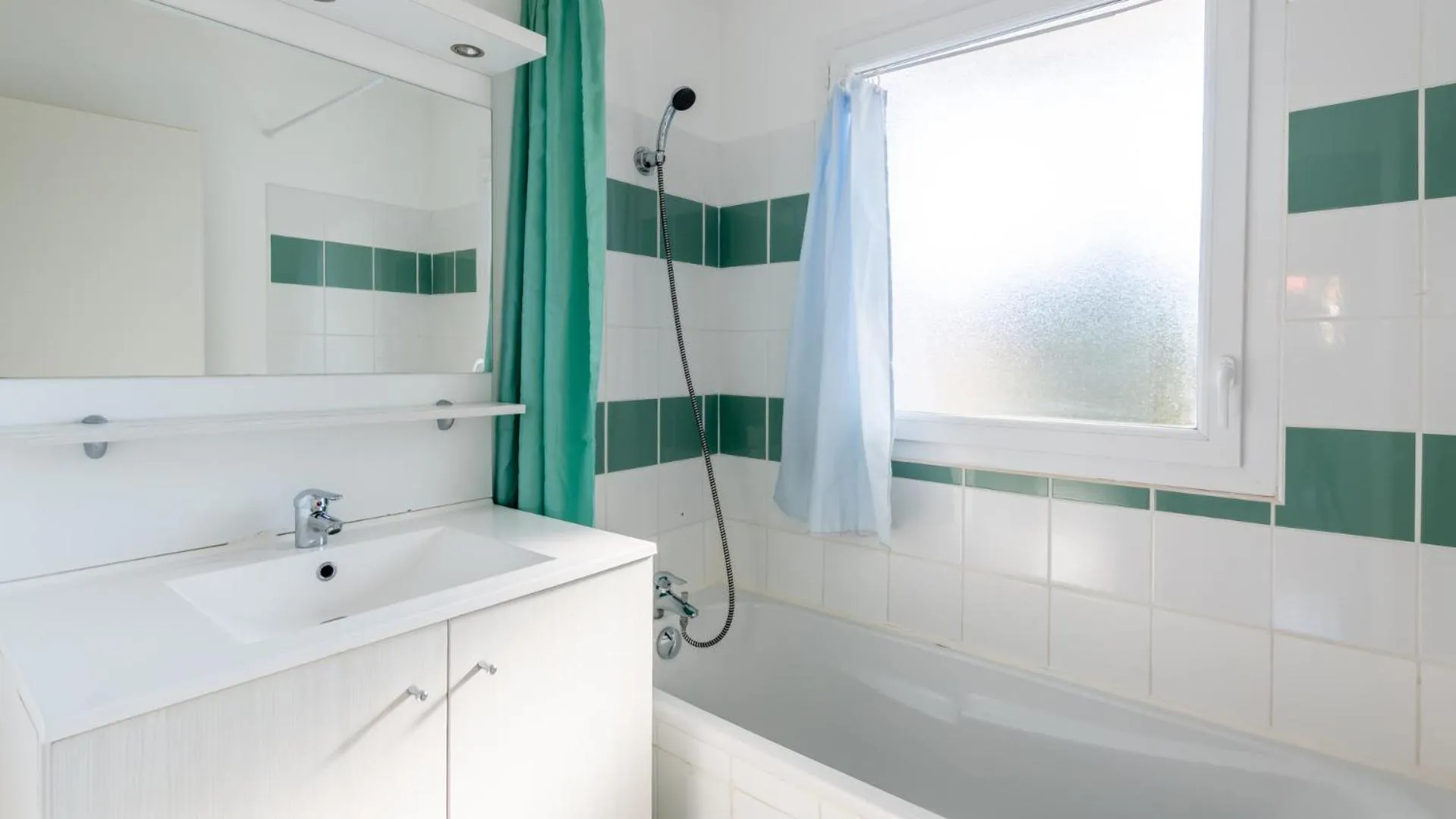 Bathroom in Vacancéole - Le Domaine des Grands Lacs