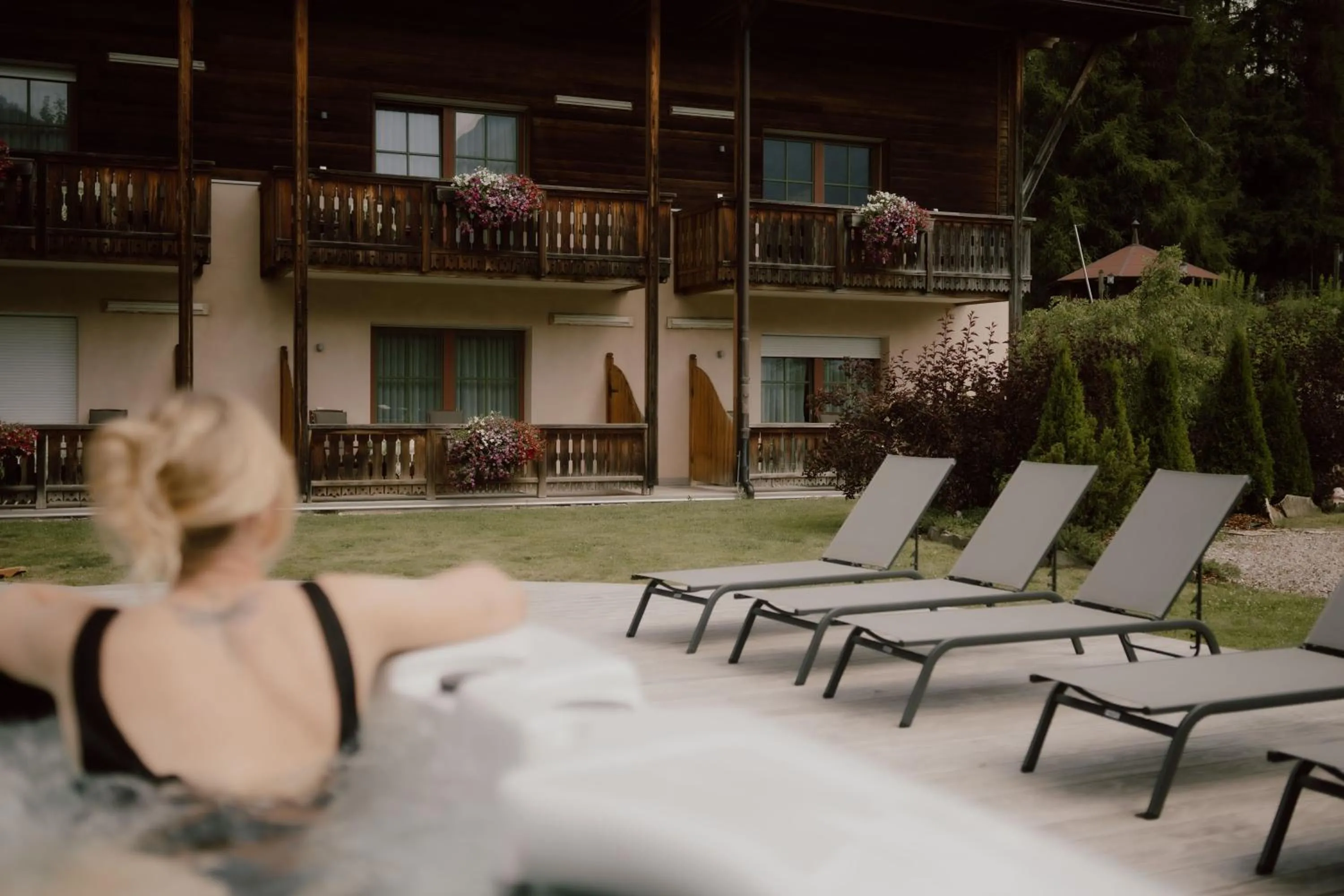 Pool view in Arthotel Gratschwirt