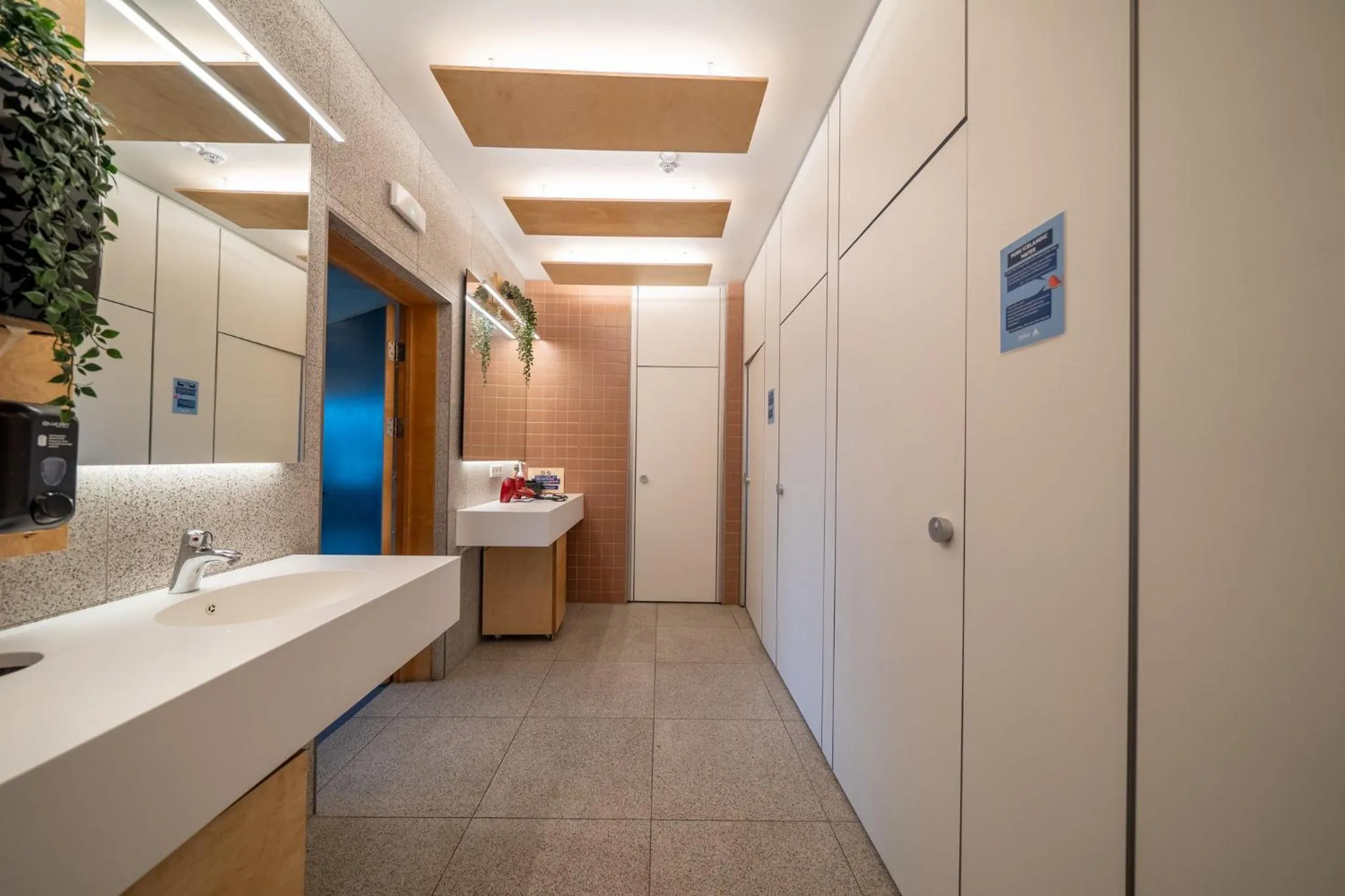 Bathroom in Dalur - HI Eco Hostel