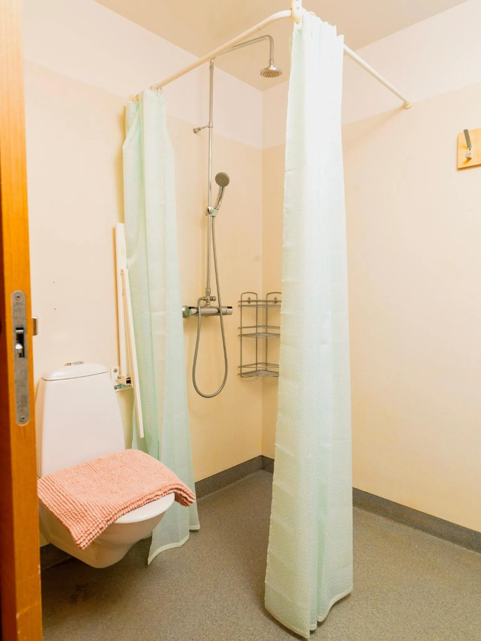 Bathroom in Dalur - HI Eco Hostel