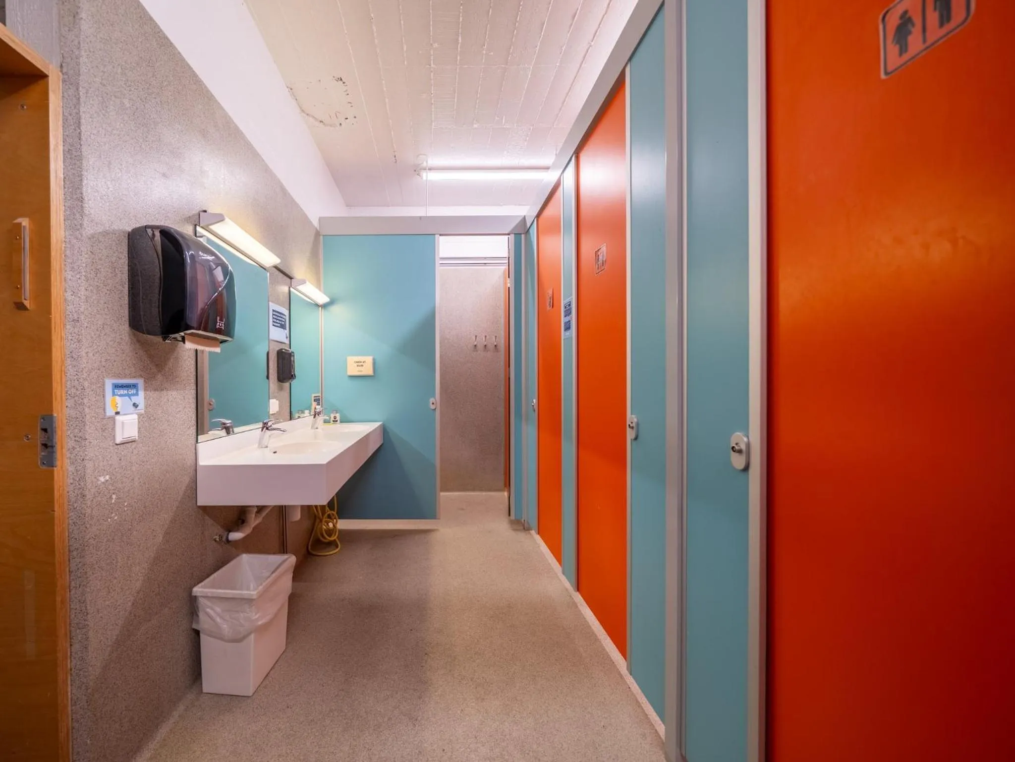 Bathroom in Dalur - HI Eco Hostel