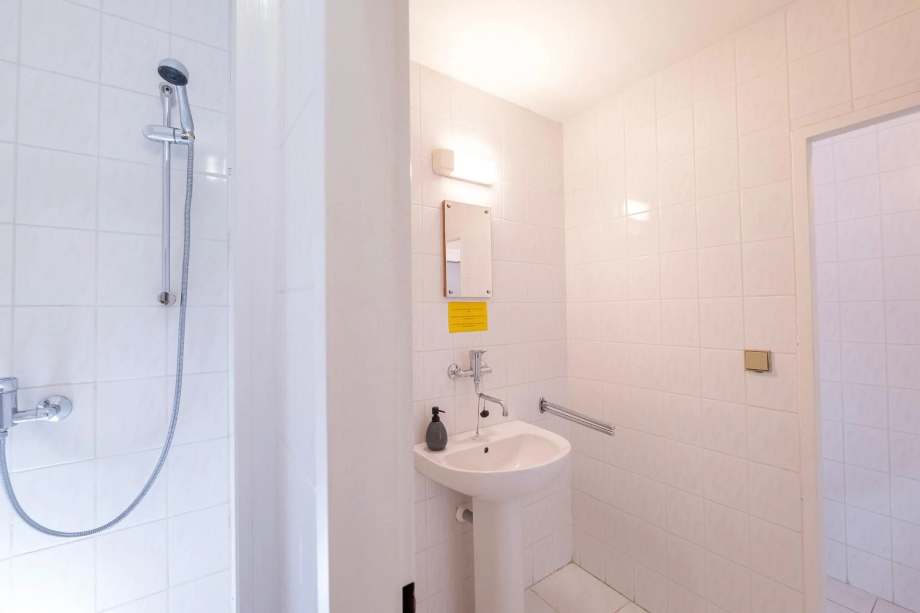 Shower in Sport Hotel Gejzirpark