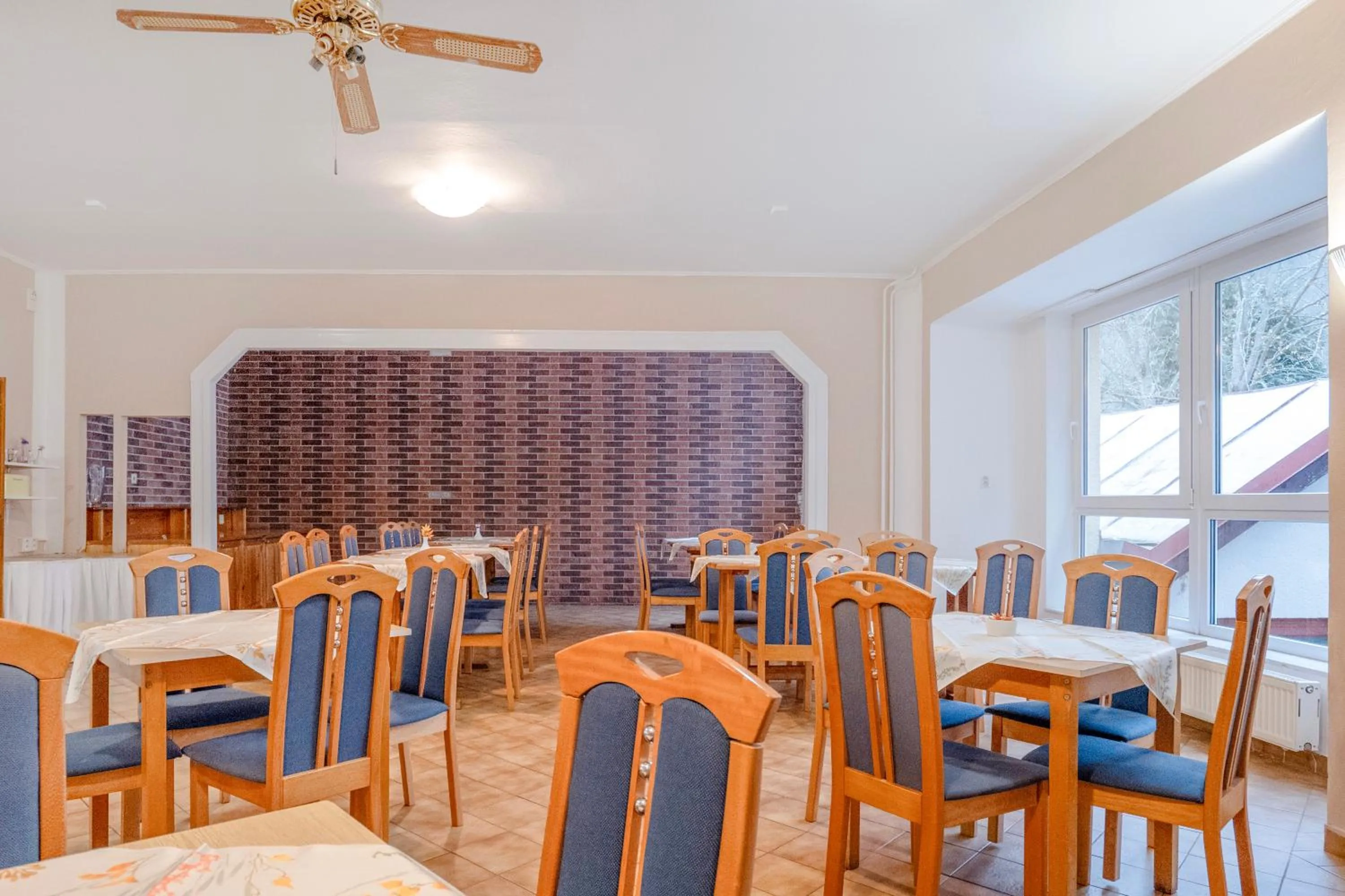 Restaurant/places to eat in Sport Hotel Gejzirpark