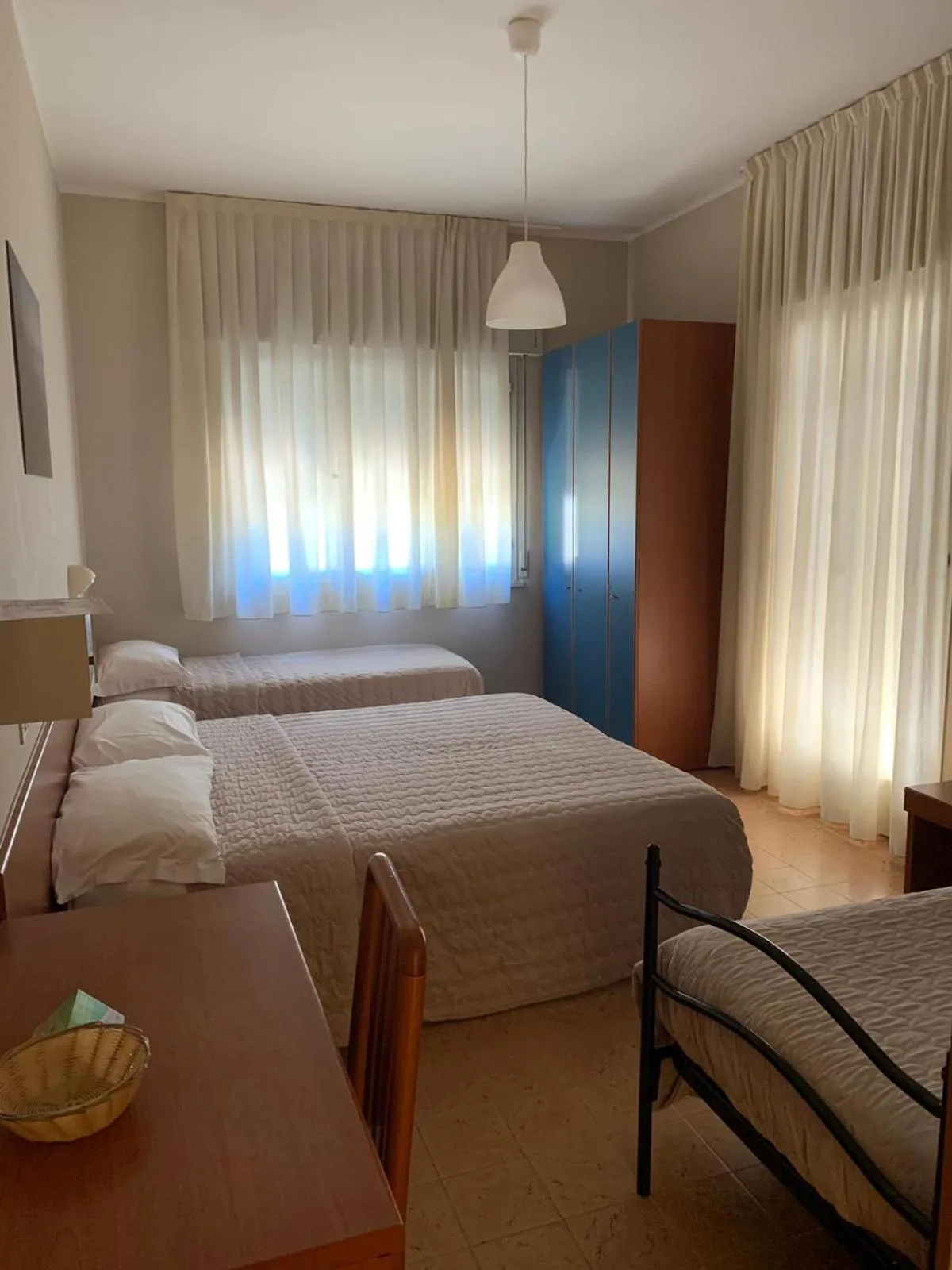 Balcony/Terrace, Bed in Hotel President