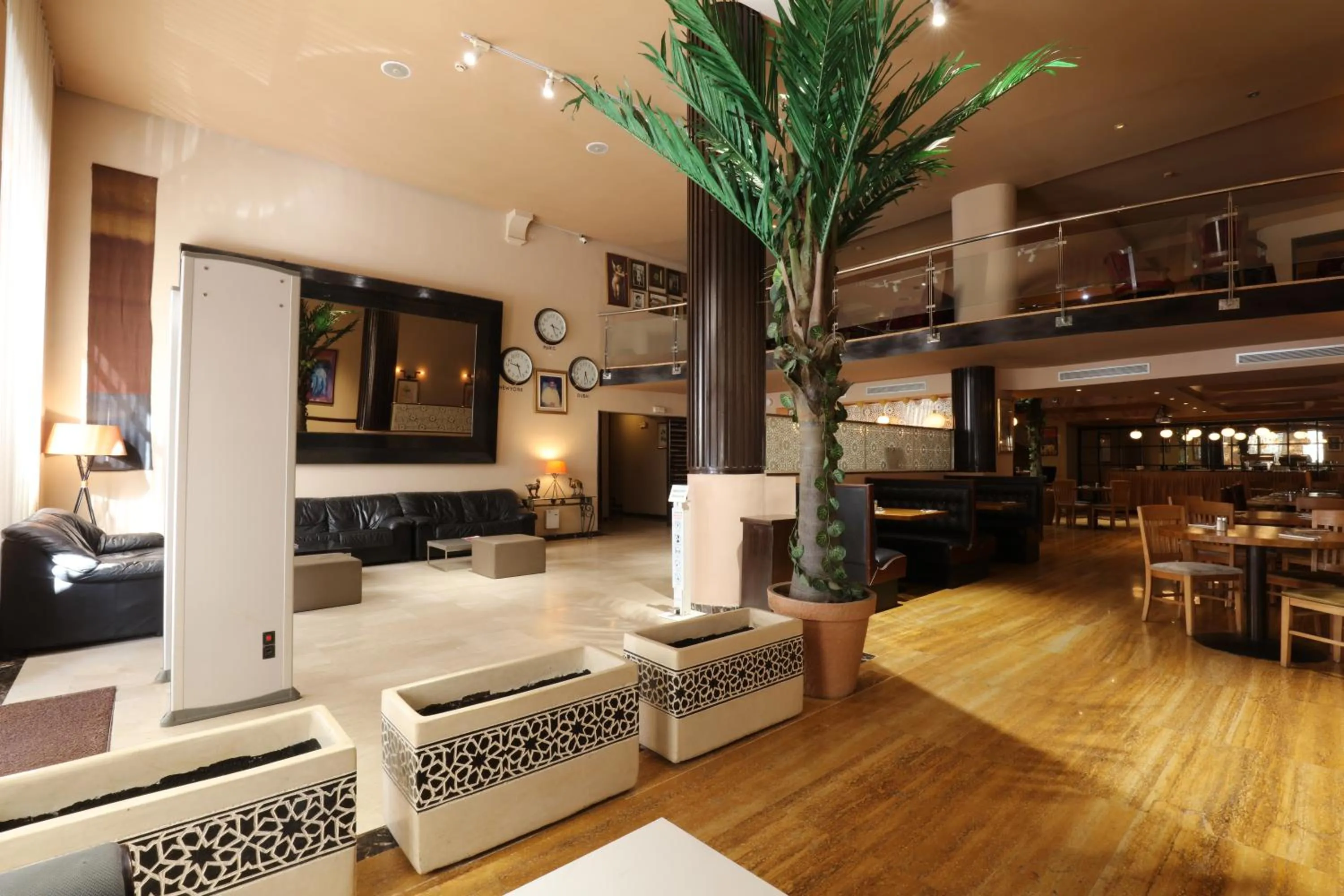 Lobby or reception in Hôtel Les Saisons