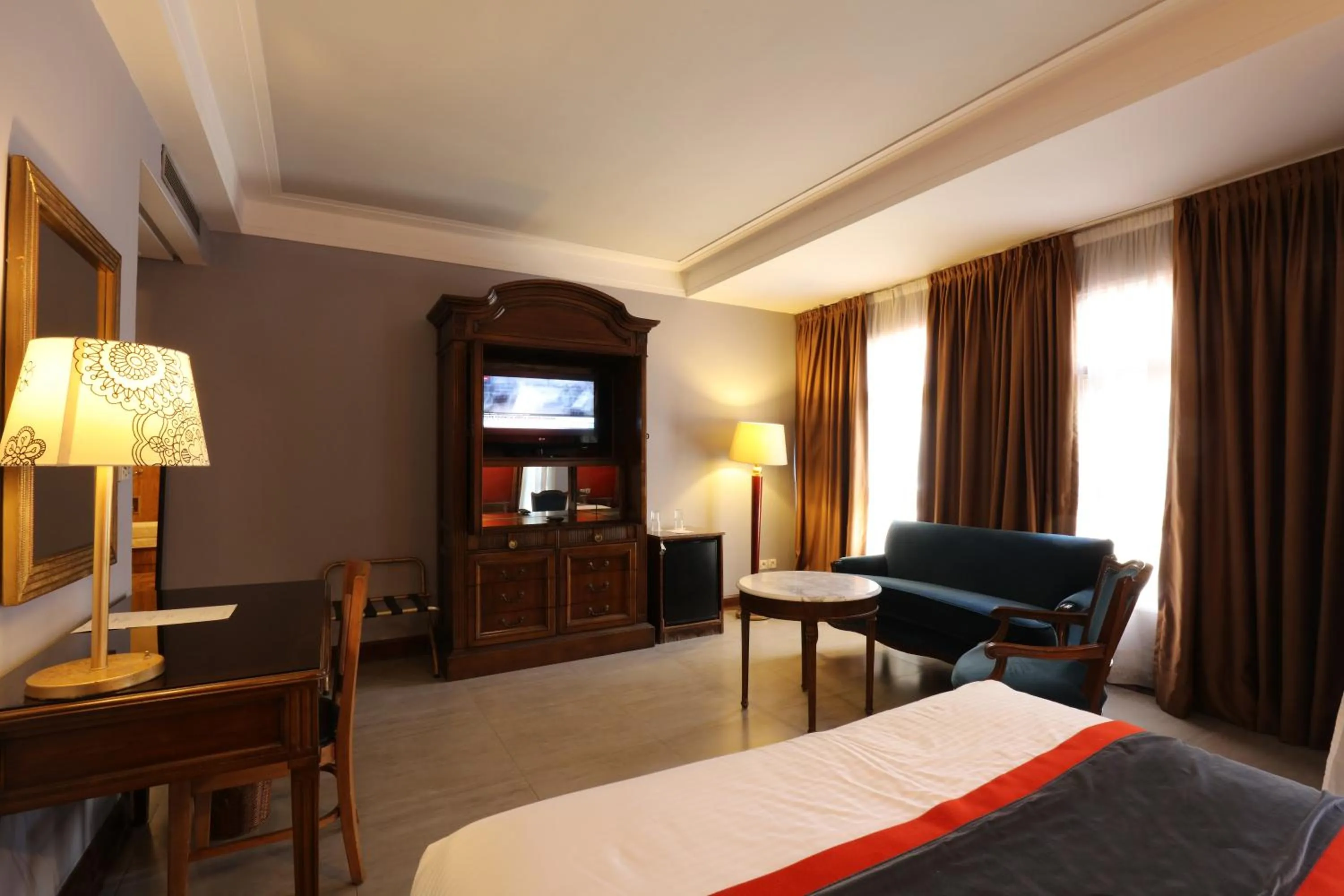 Bed in Hôtel Les Saisons