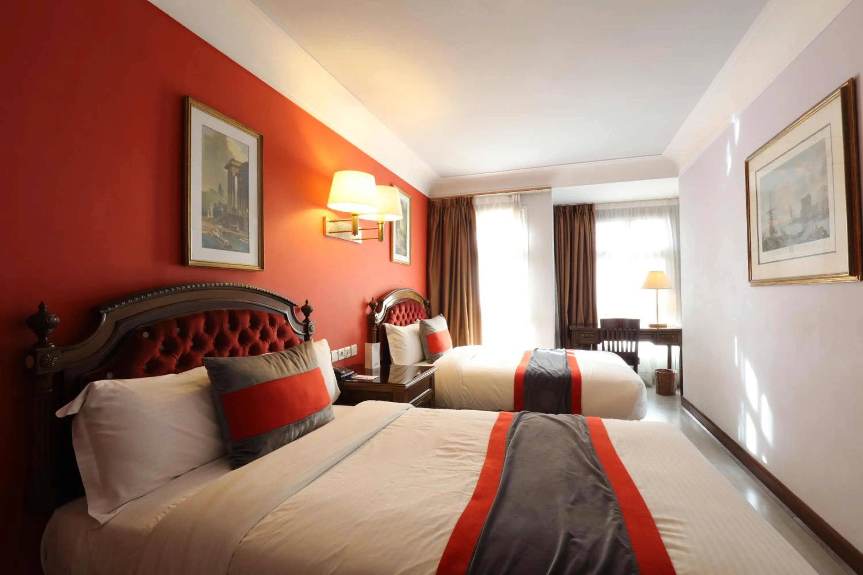 Bed in Hôtel Les Saisons