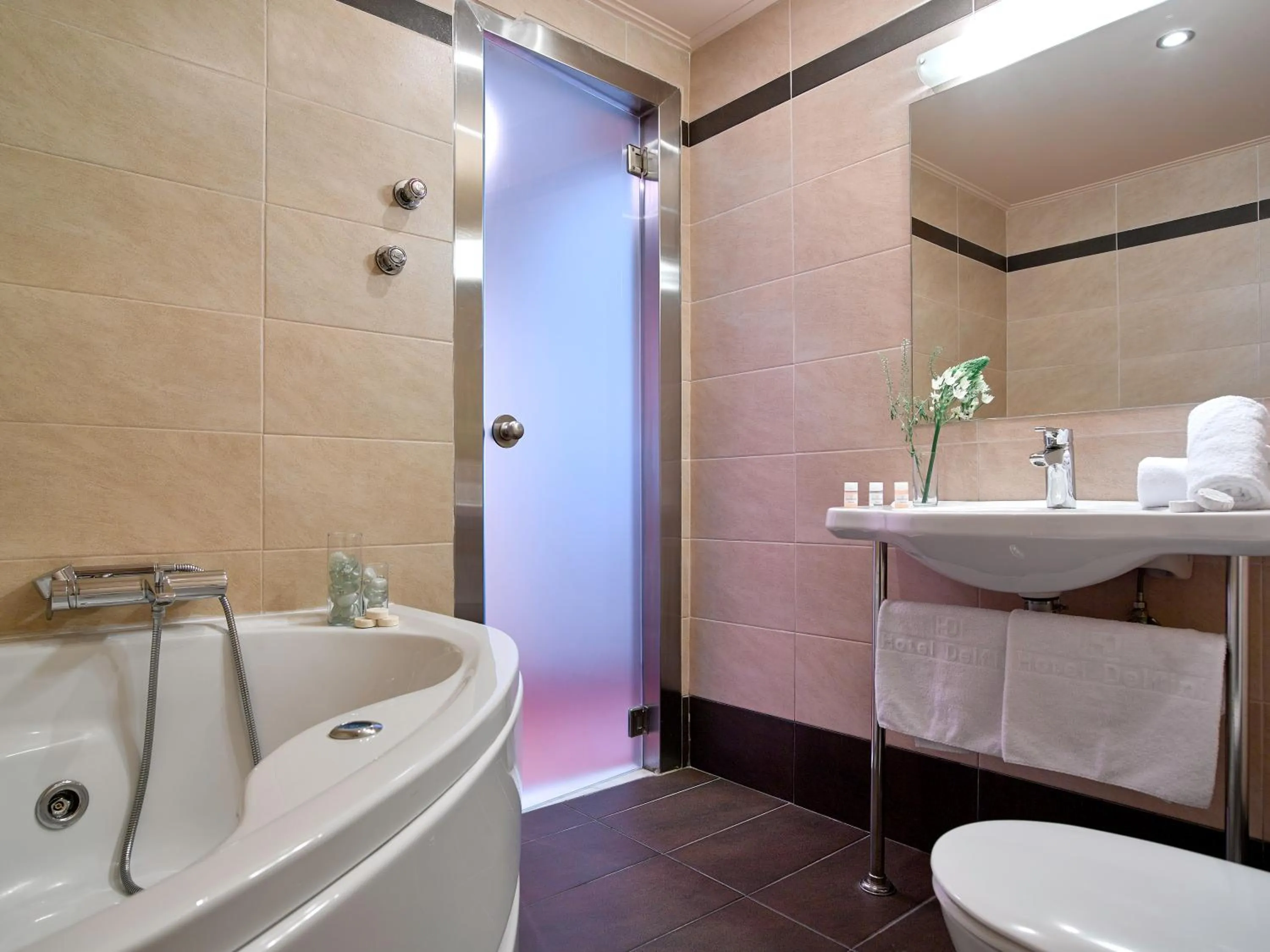 Bathroom in Hotel Delfini