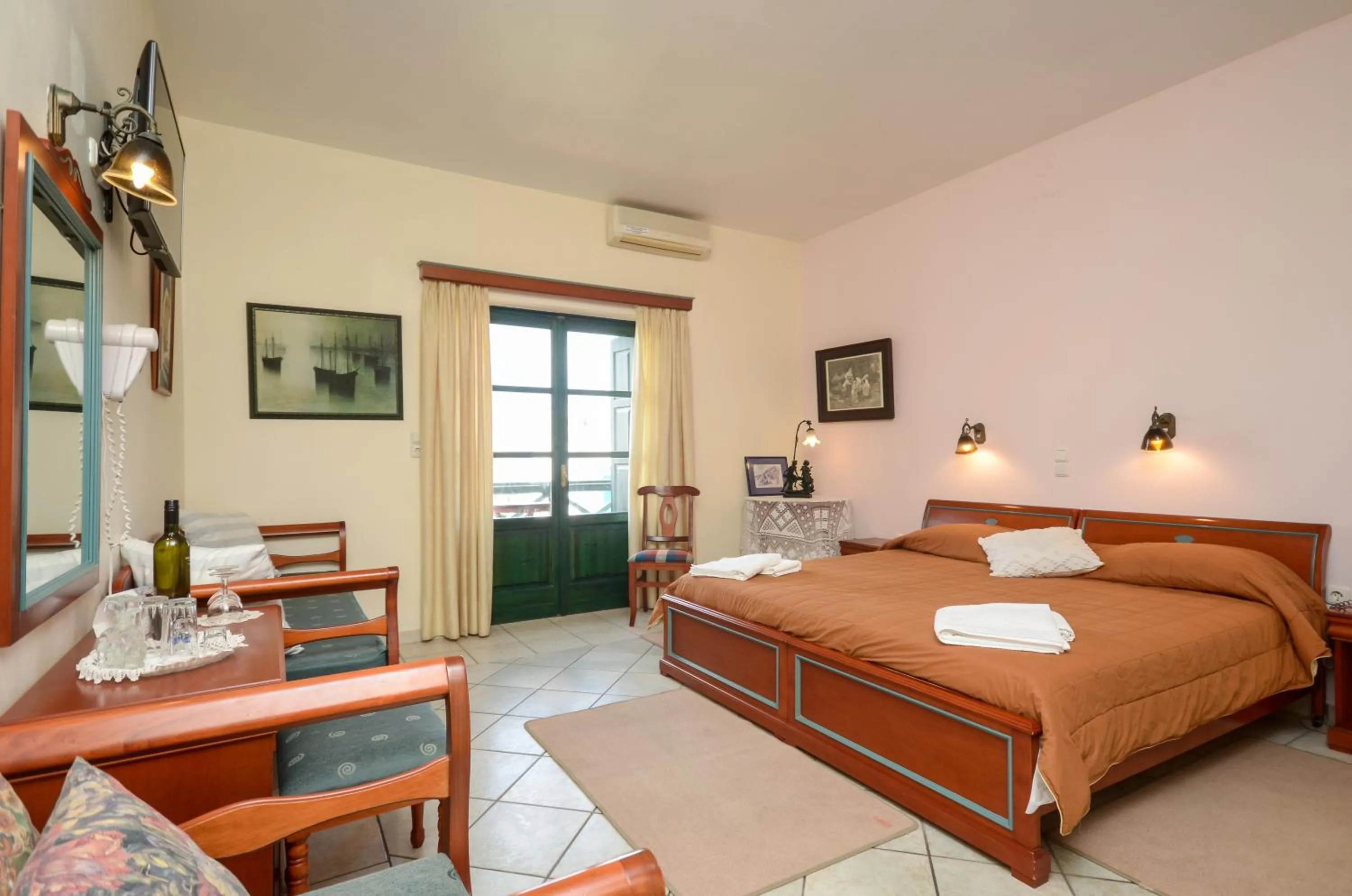 Photo of the whole room, Bed in Apollon Hotel