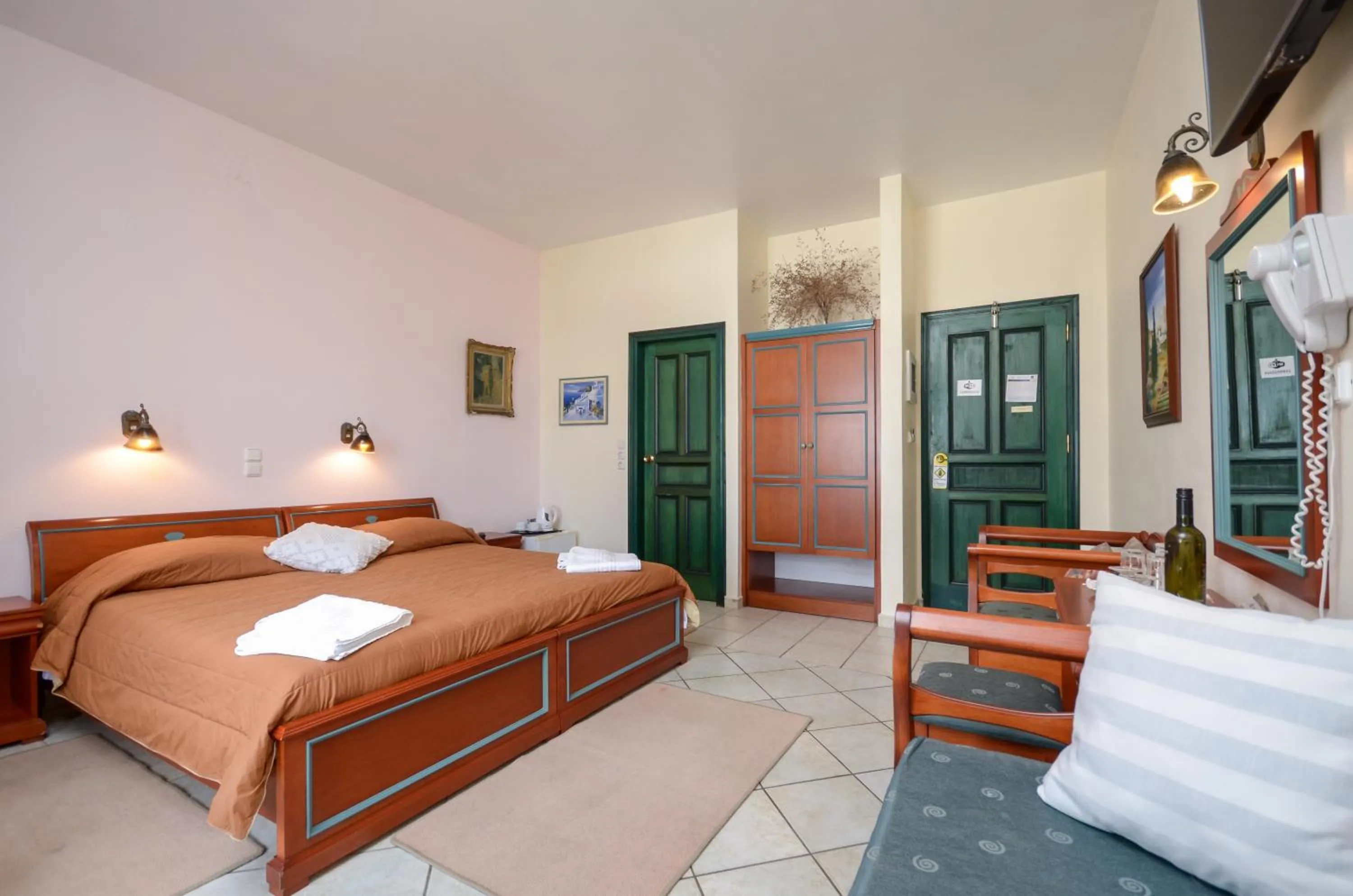 Photo of the whole room, Bed in Apollon Hotel