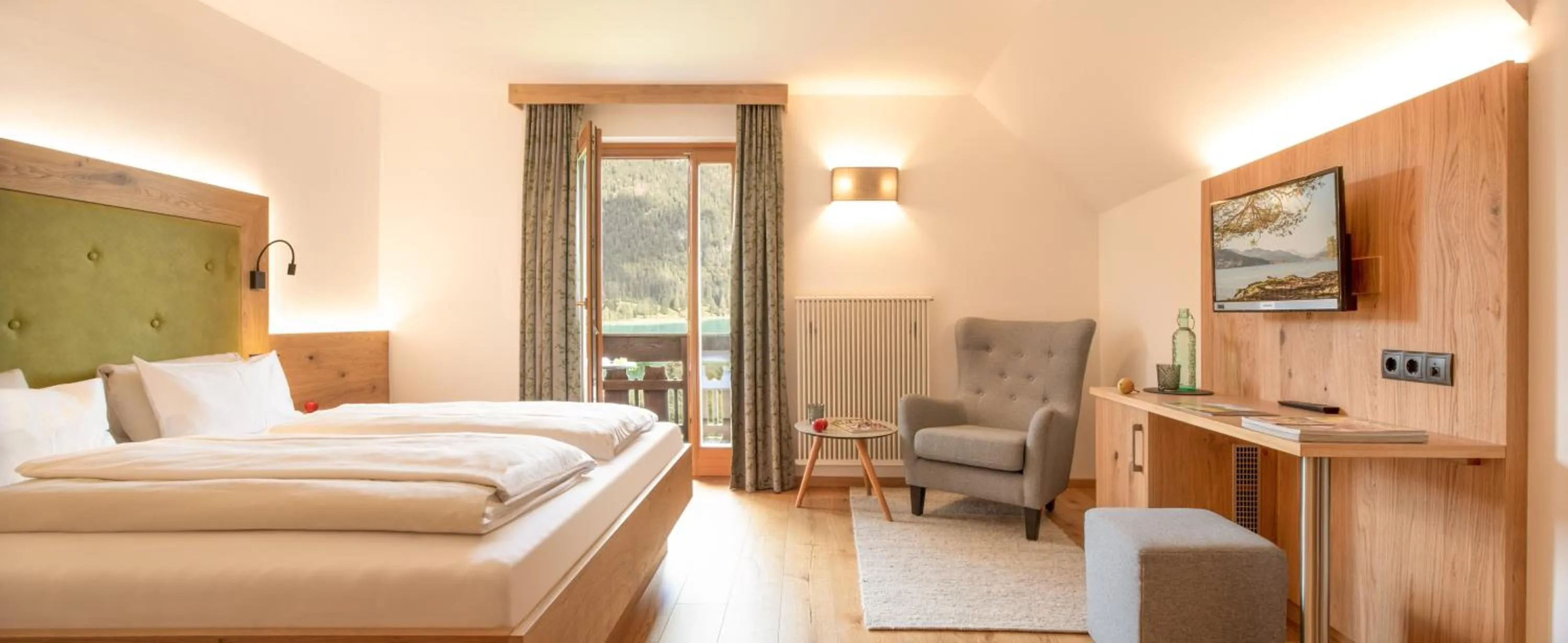 Bed in Hotel Nagglerhof am Weissensee