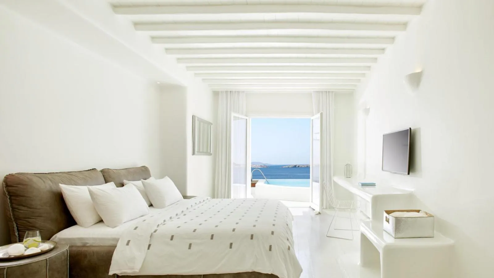 Bed in Cavo Tagoo Mykonos