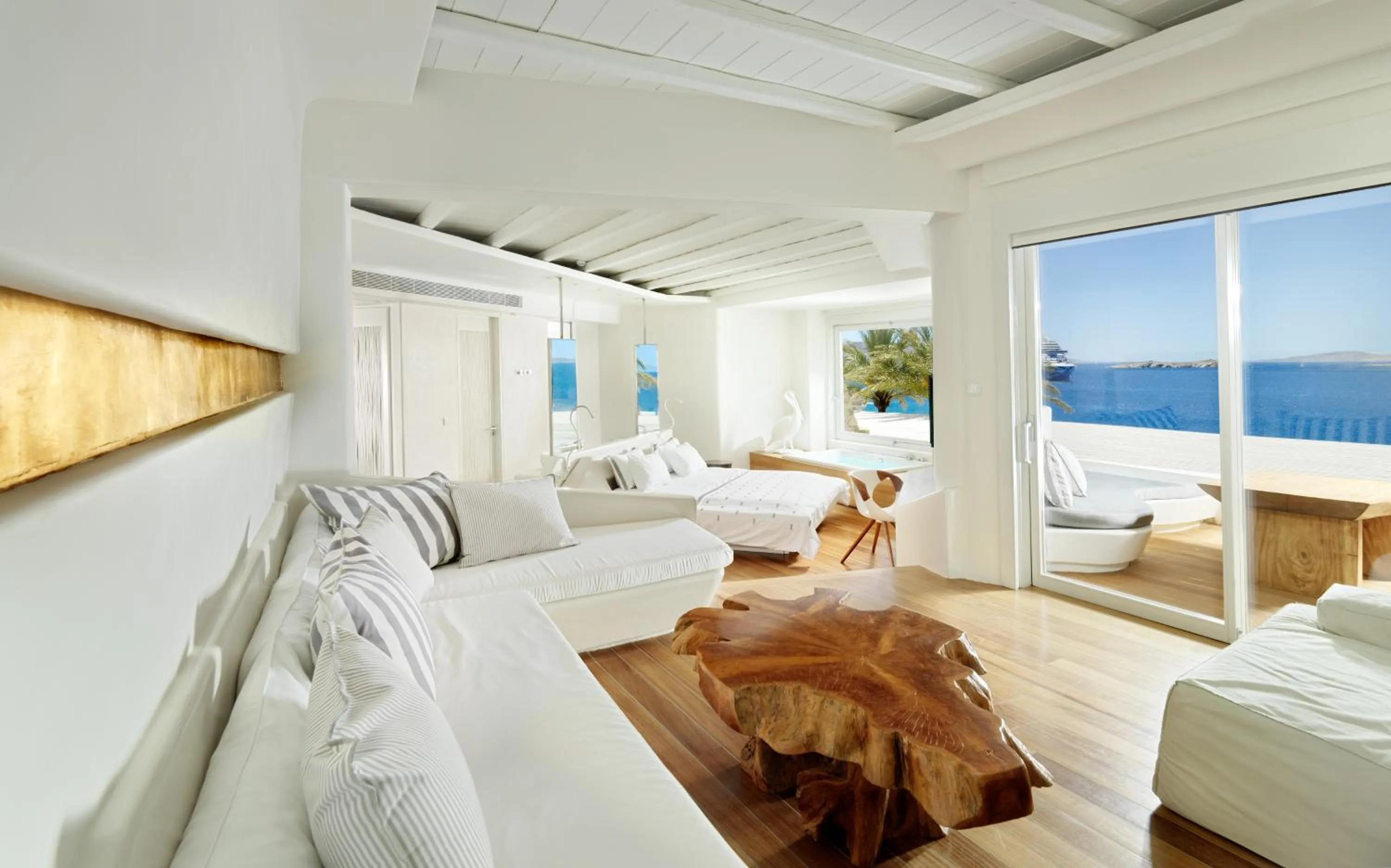 Bed in Cavo Tagoo Mykonos